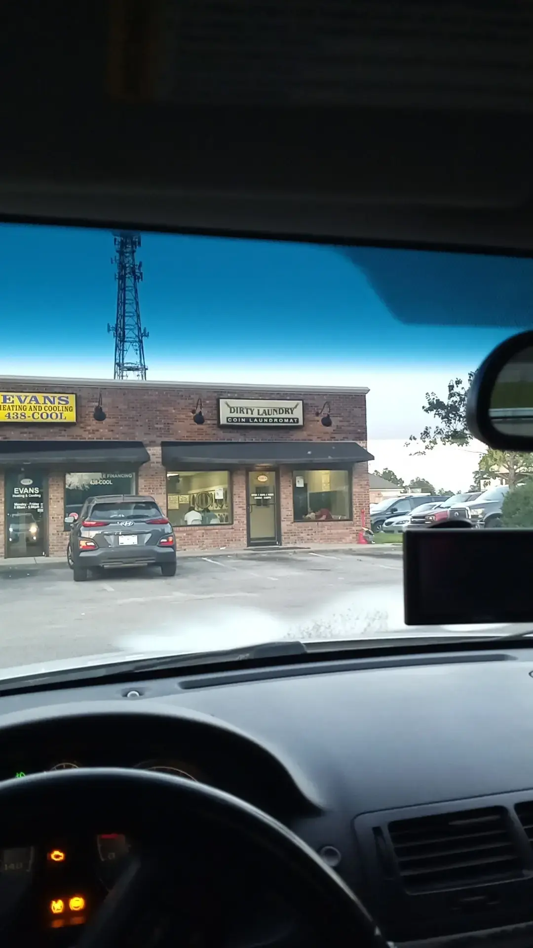Dirty Laundry Coin Laundromat - Image 7