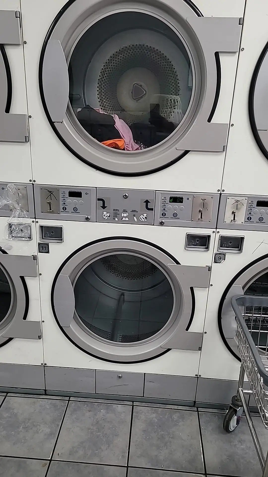 Dirty Laundry Coin Laundromat - Image 2