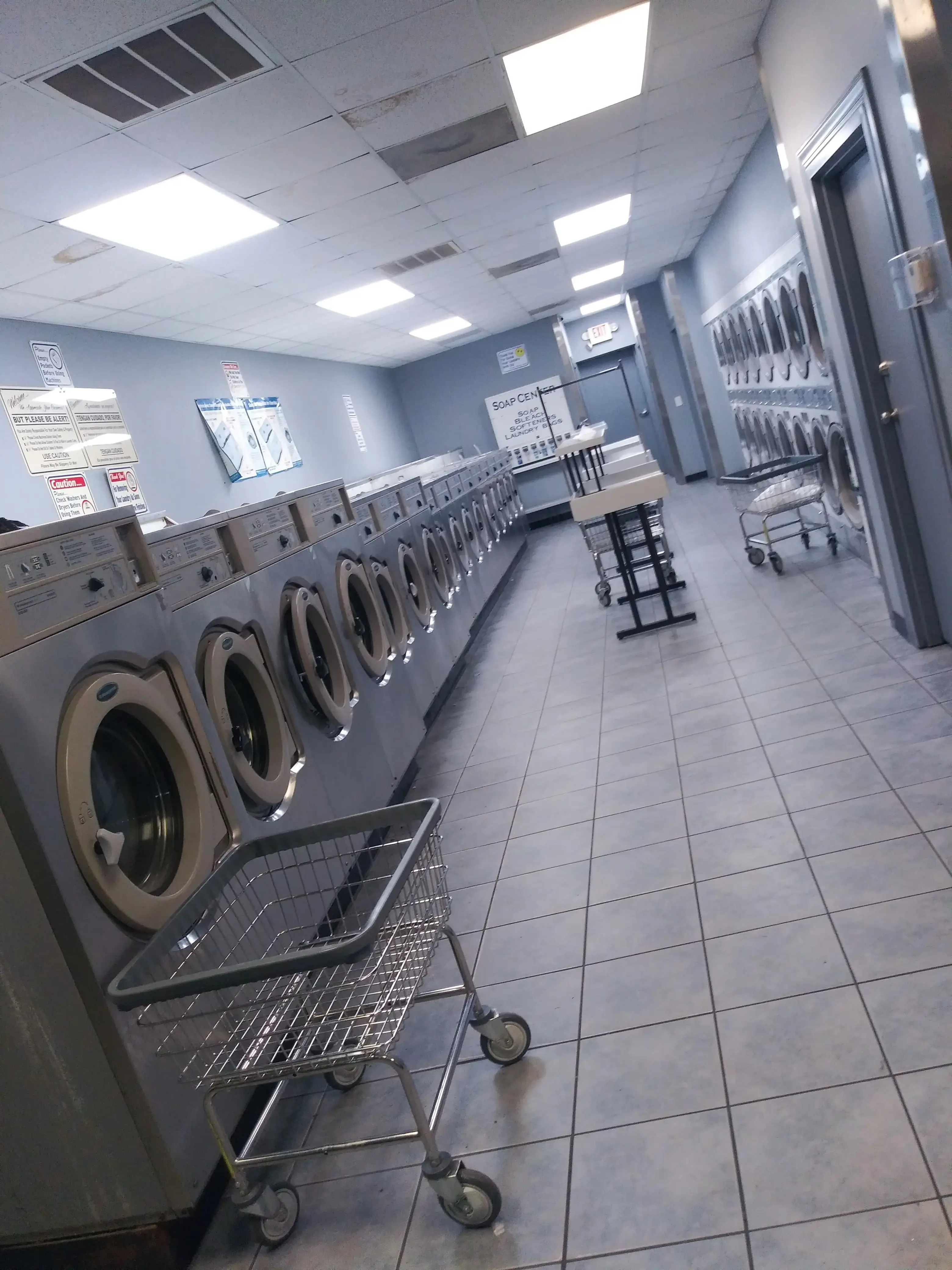 Dirty Laundry Coin Laundromat thumbnail 8