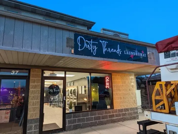 Dirty Threads Laundromat - Image 8