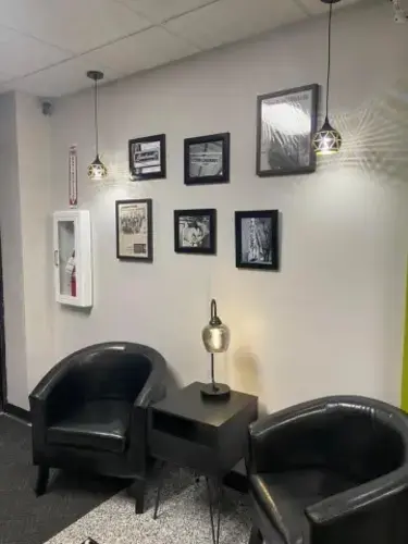 Dirty Threads Laundromat - Image 5