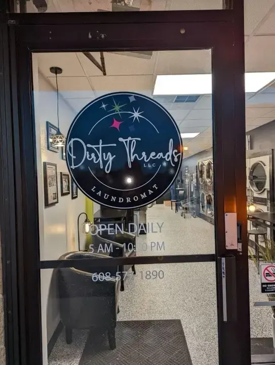 Dirty Threads Laundromat thumbnail 4