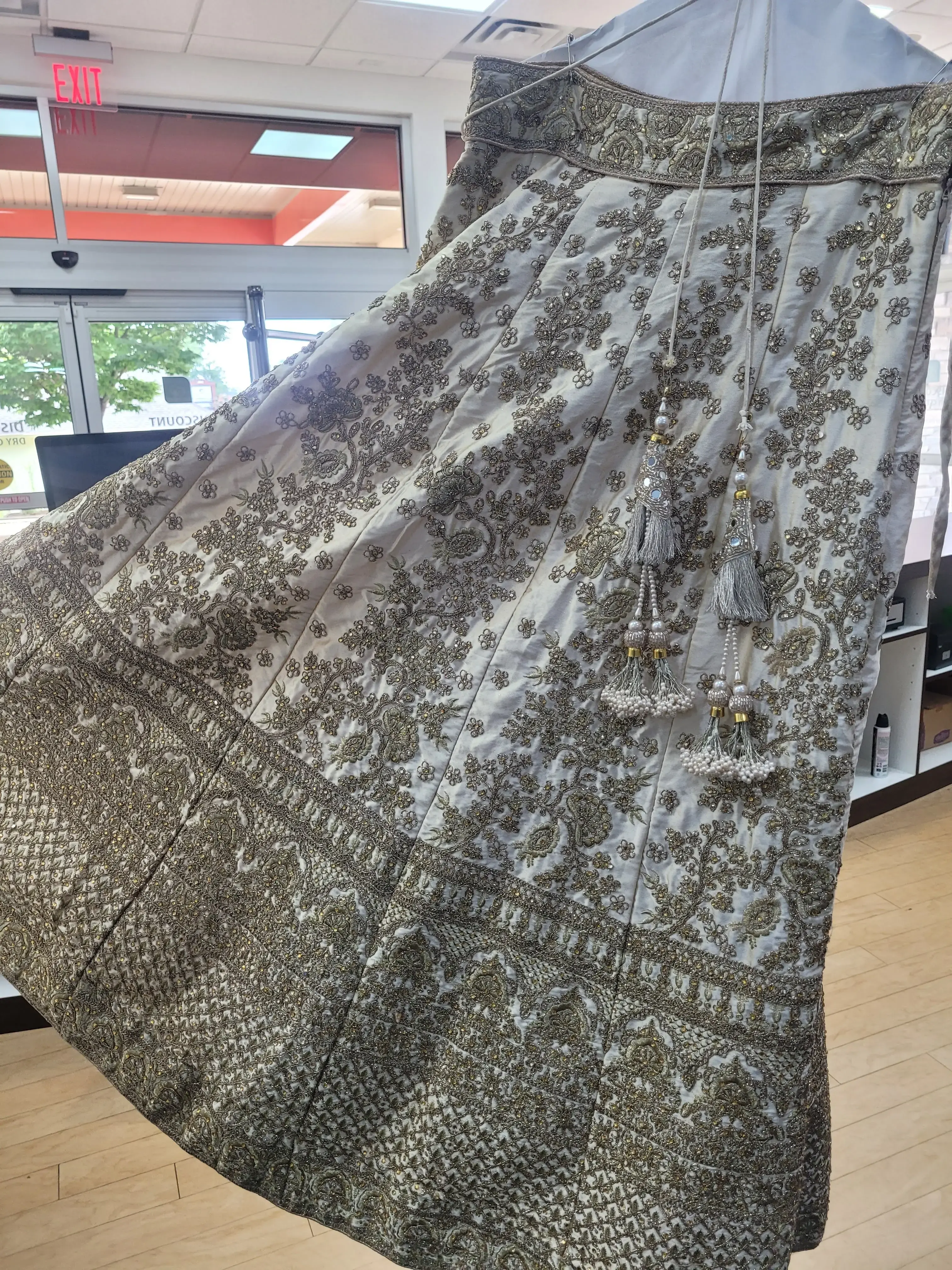 Discount Dry Cleaners - Image 10