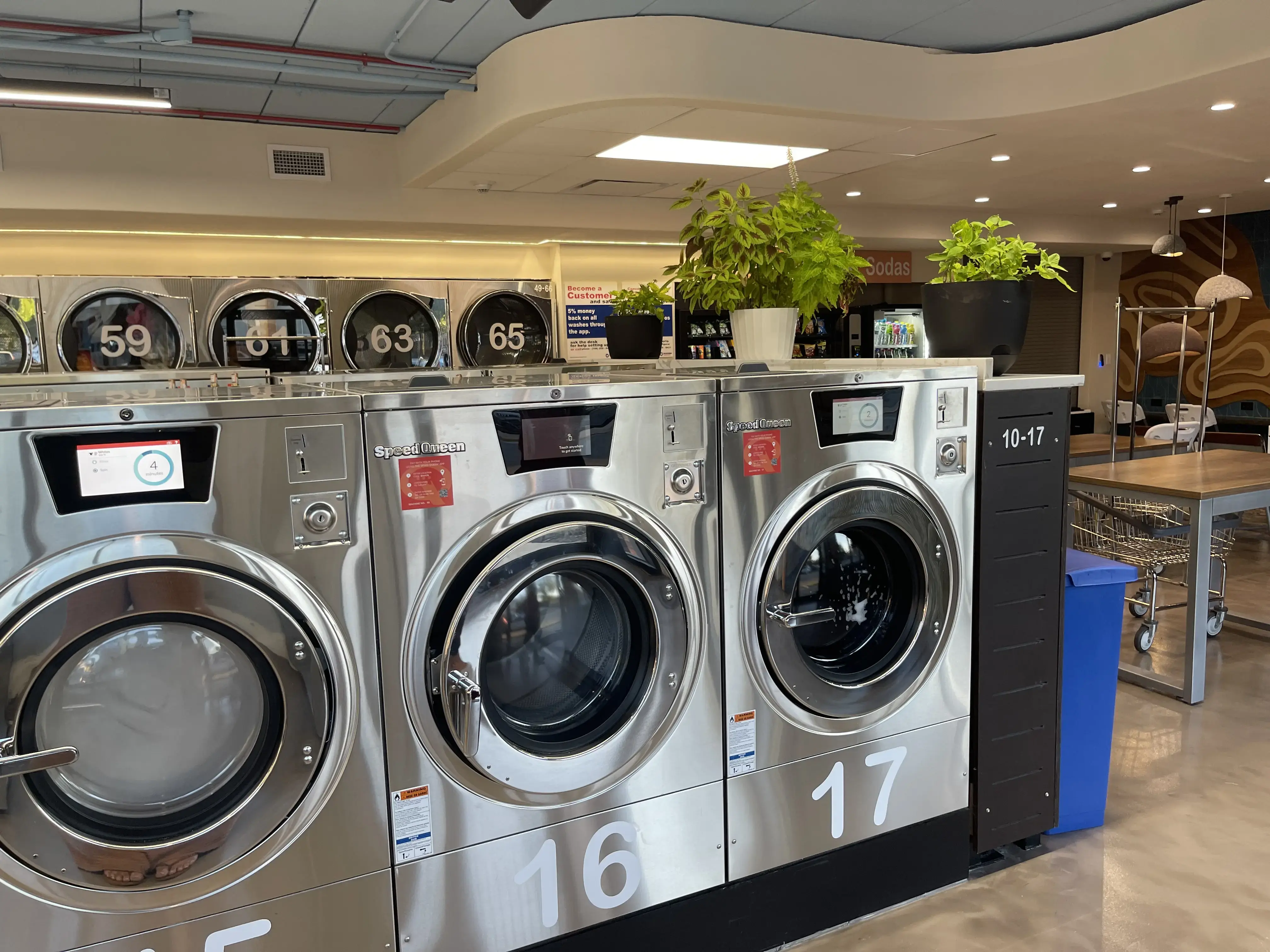Division Laundromat of Melrose Park location