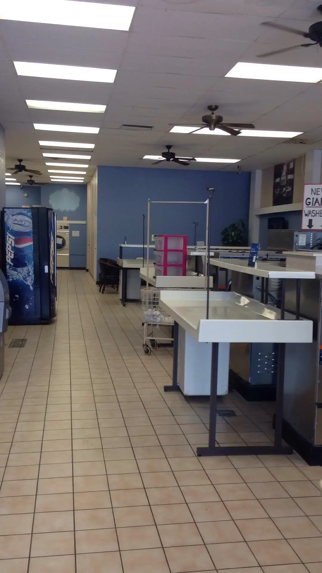 Division Street Laundry - Image 14