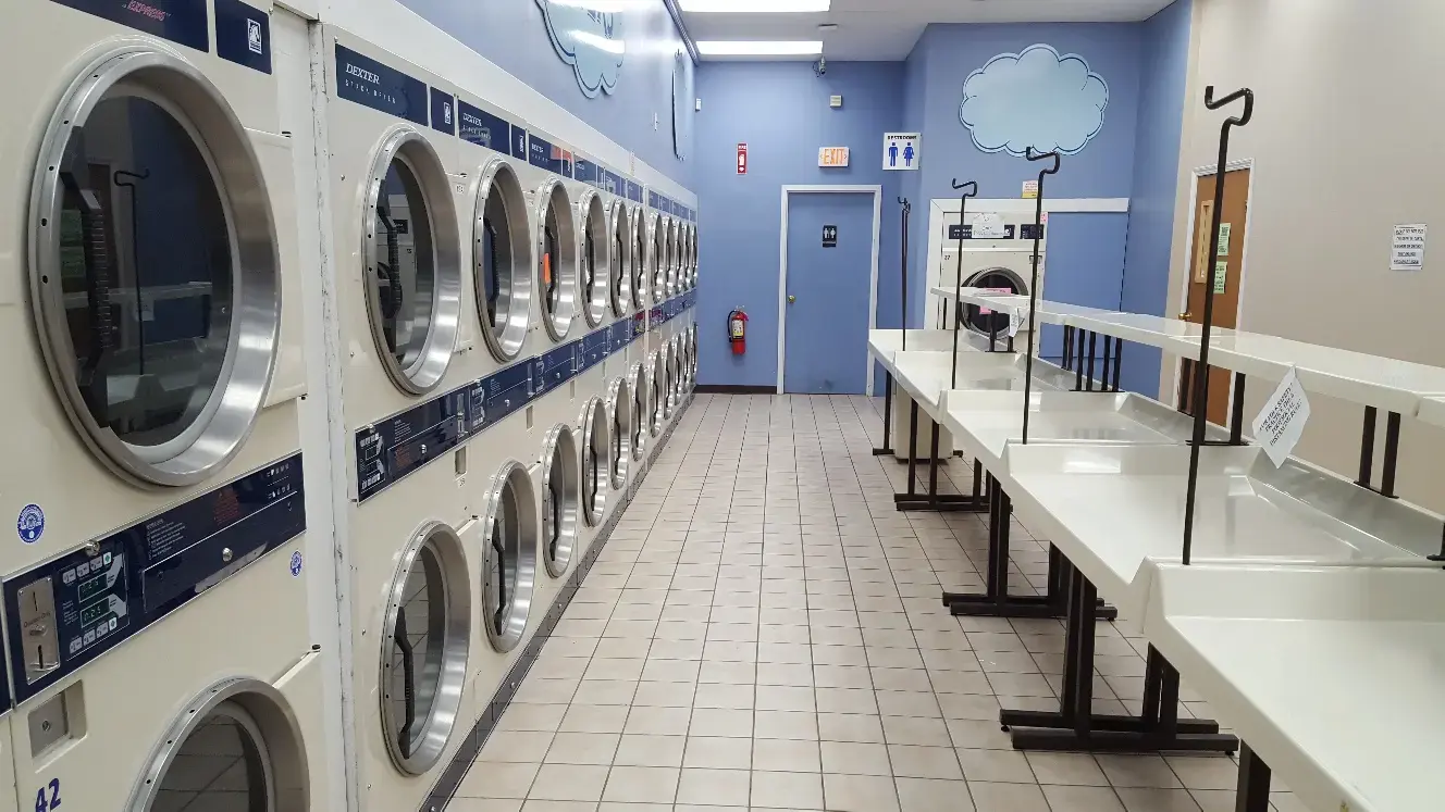 Division Street Laundry - Image 5