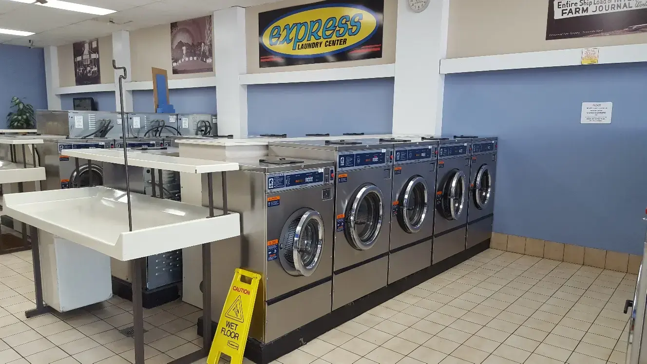 Division Street Laundry - Image 16