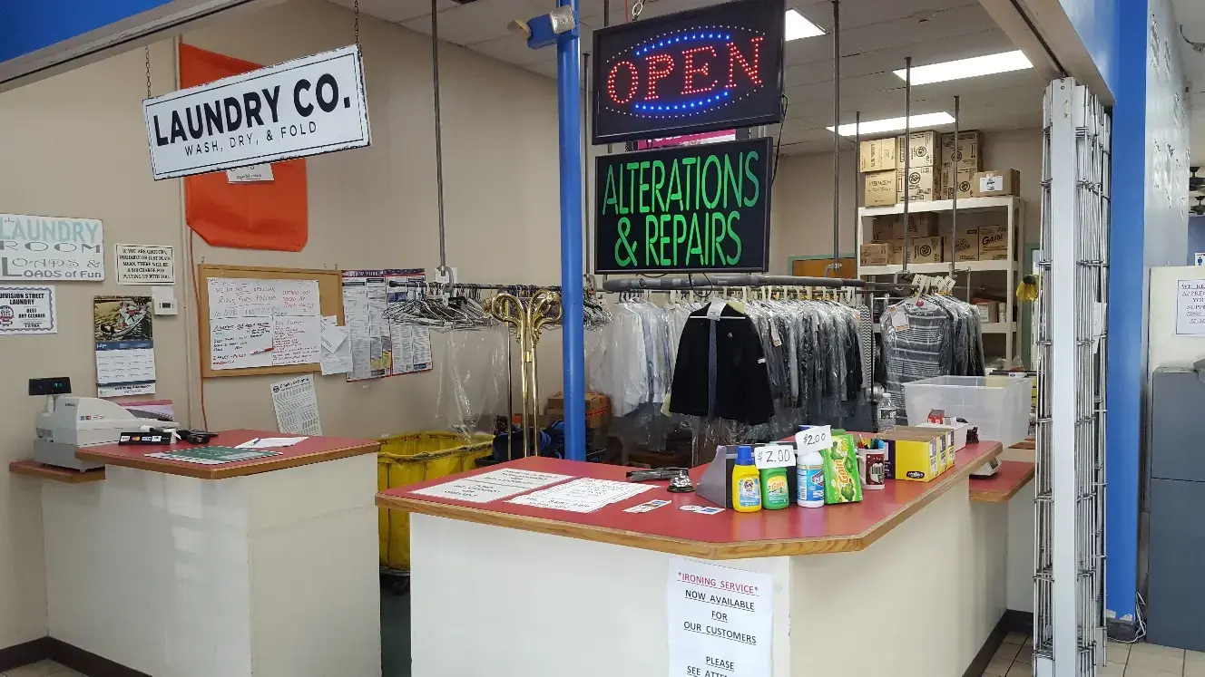 Division Street Laundry - Image 3