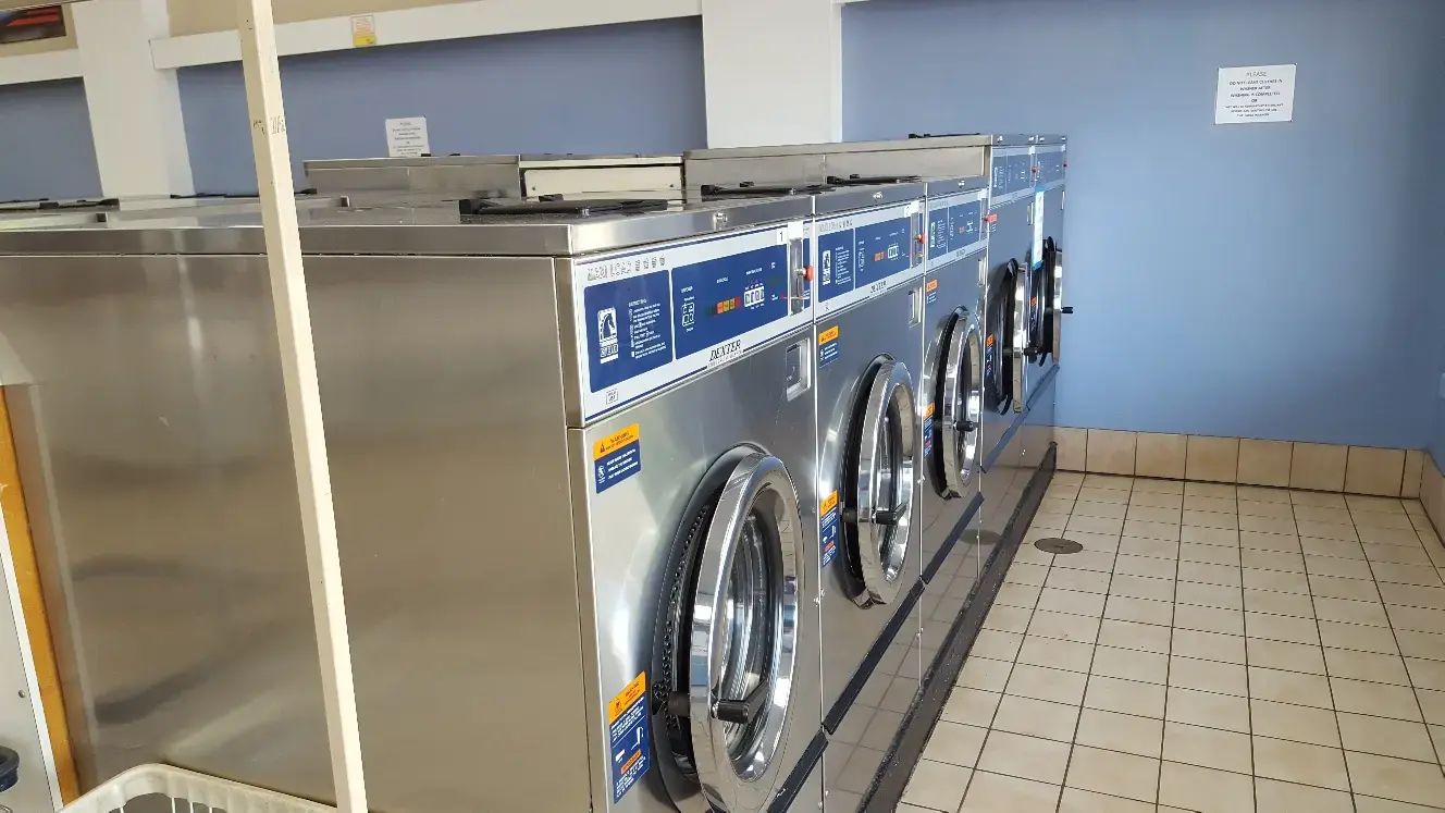 Division Street Laundry thumbnail 18