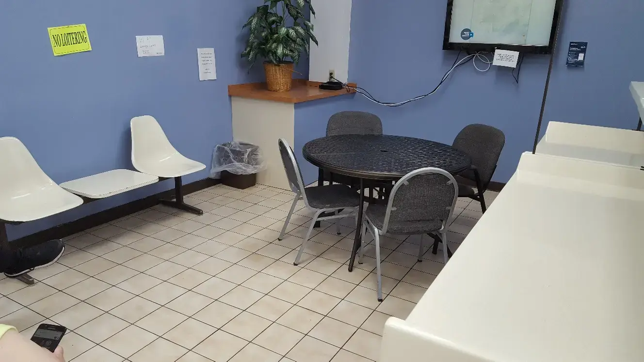 Division Street Laundry thumbnail 10