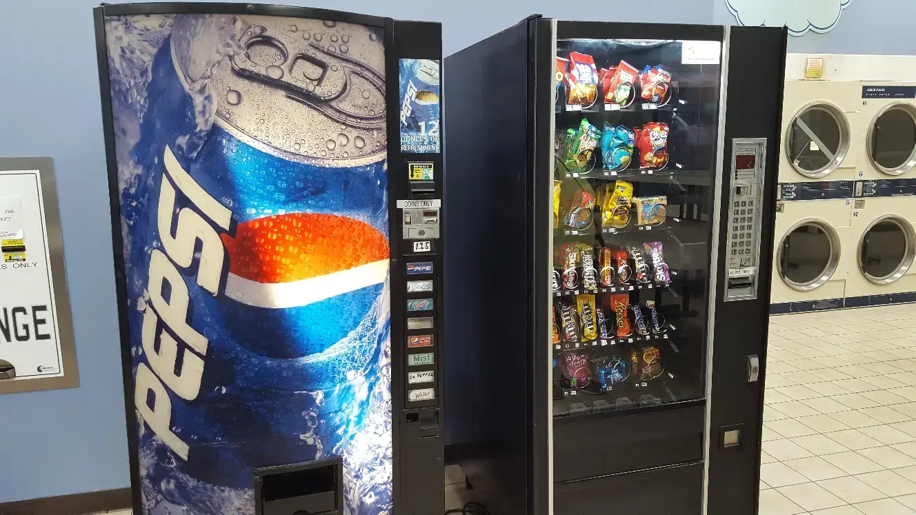 Division Street Laundry - Image 11