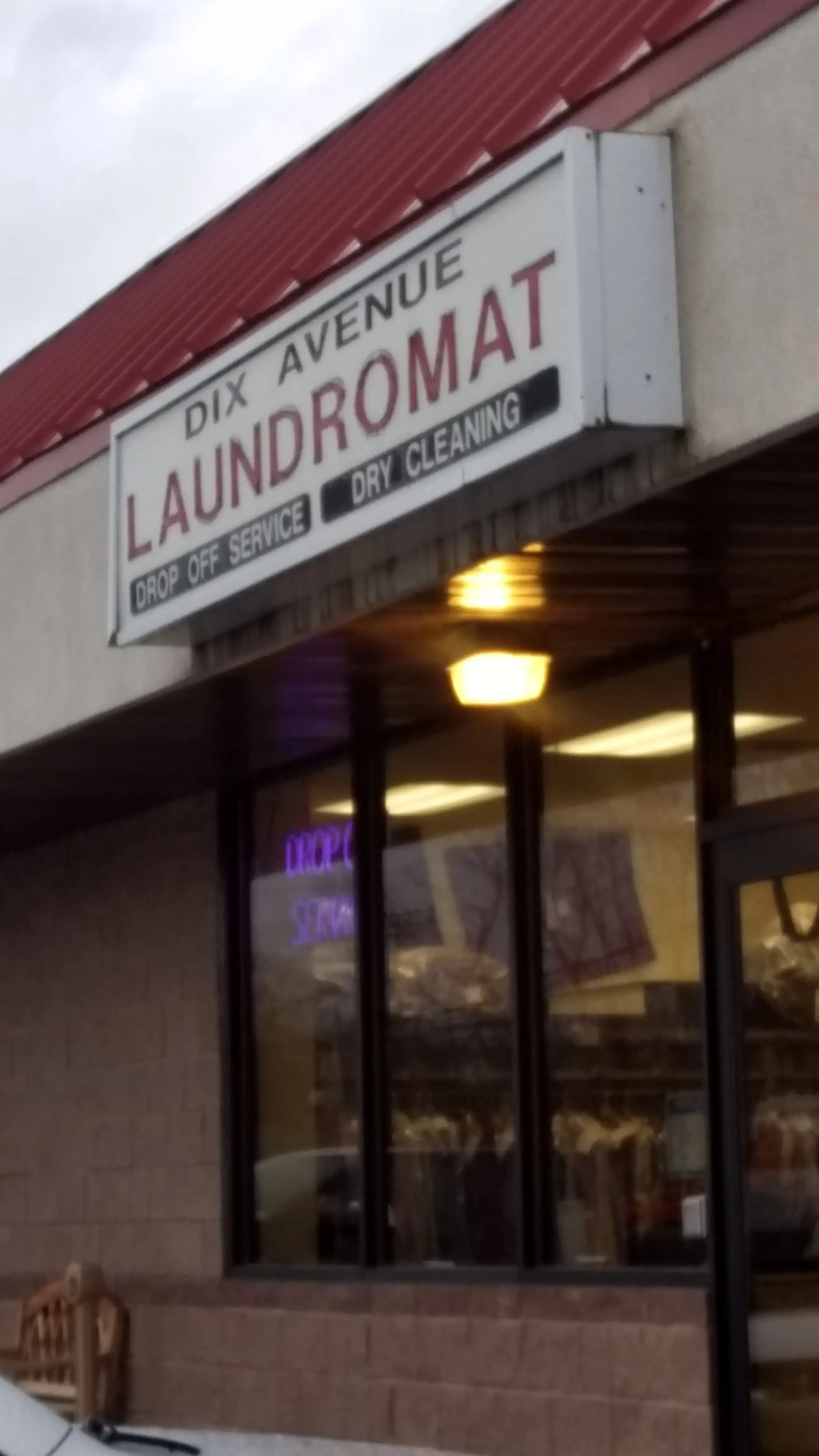 Dix Avenue Laundromat thumbnail 11