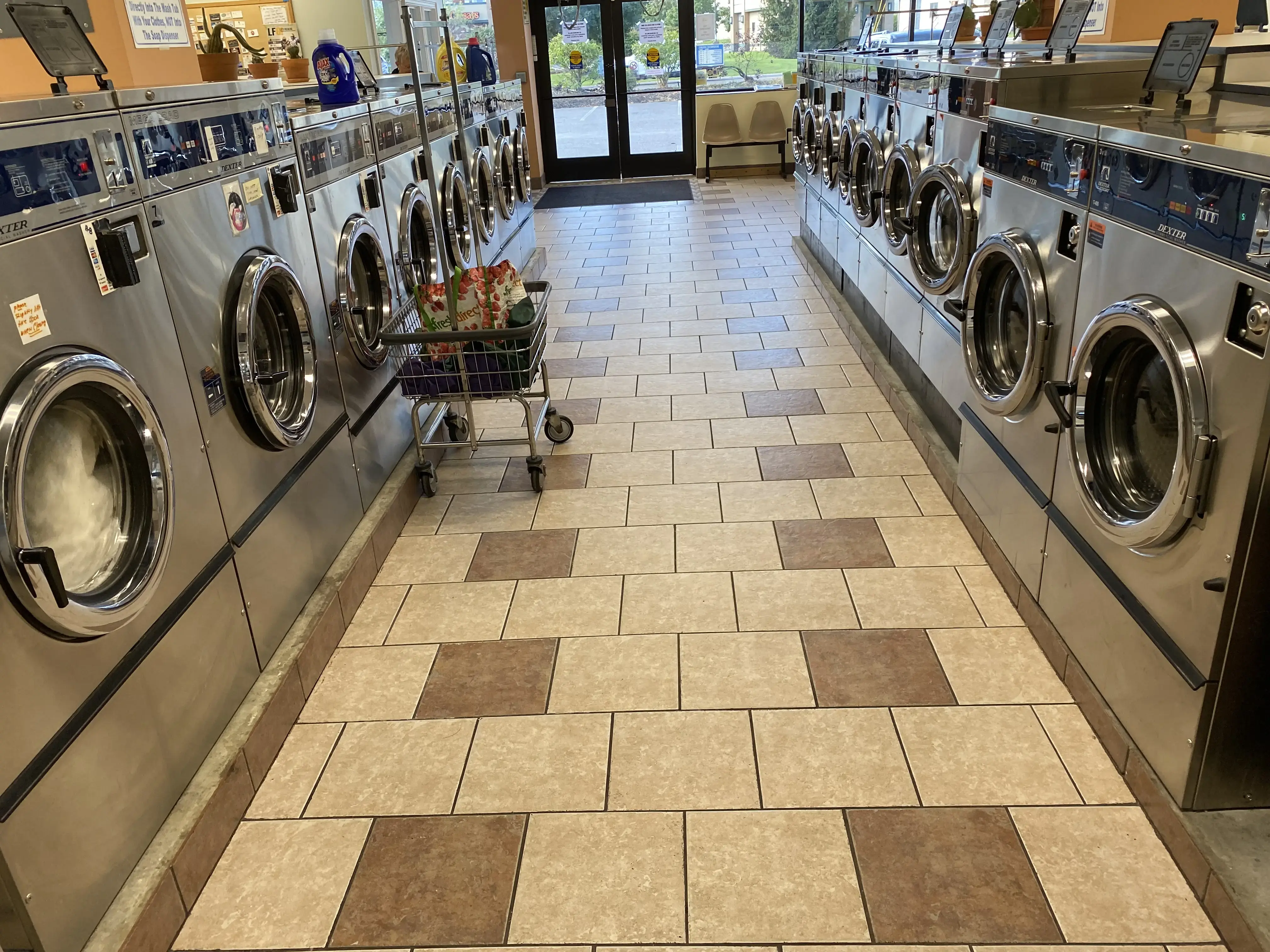 Dix Avenue Laundromat thumbnail 17