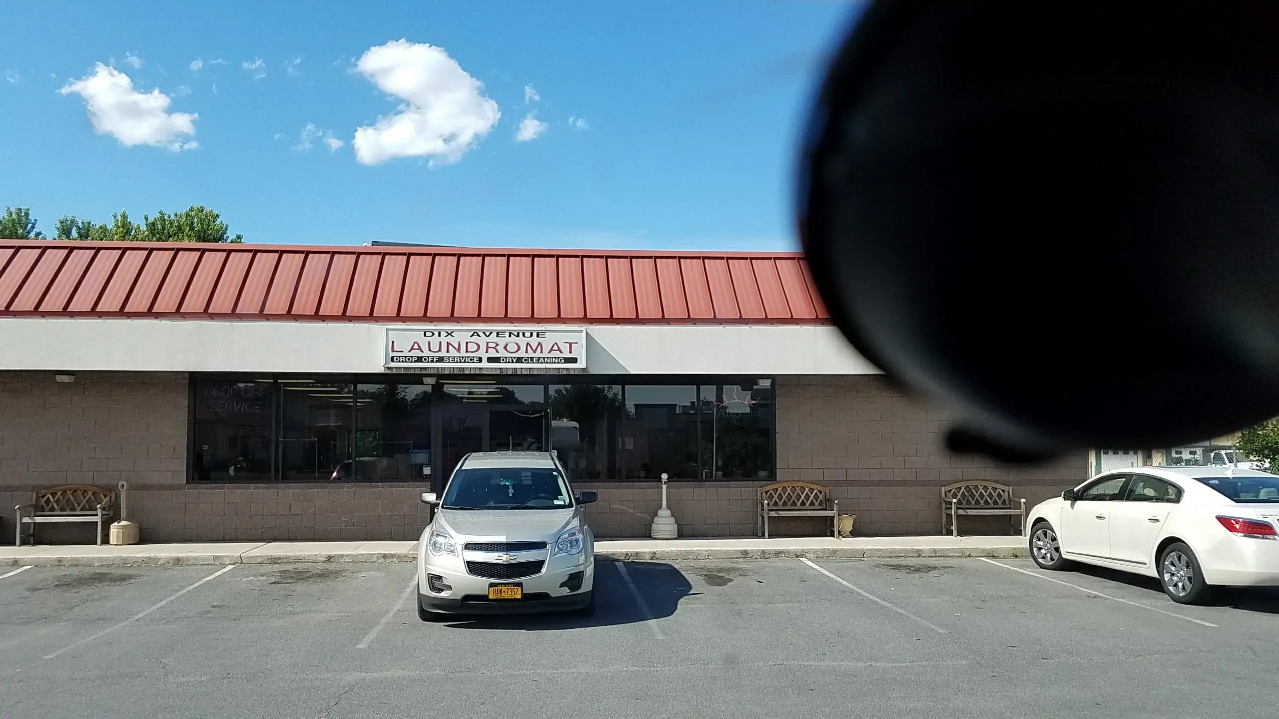 Dix Avenue Laundromat thumbnail 15