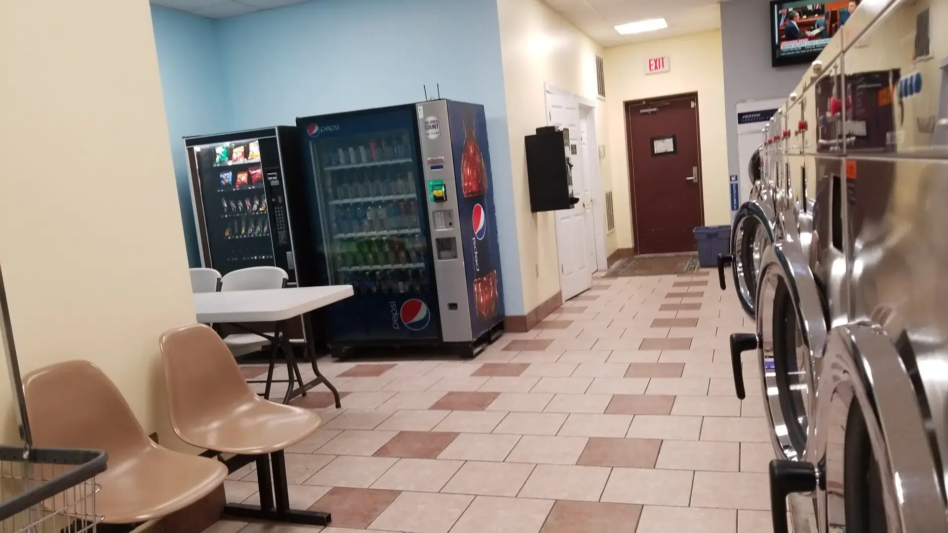 Dix Avenue Laundromat - Image 13