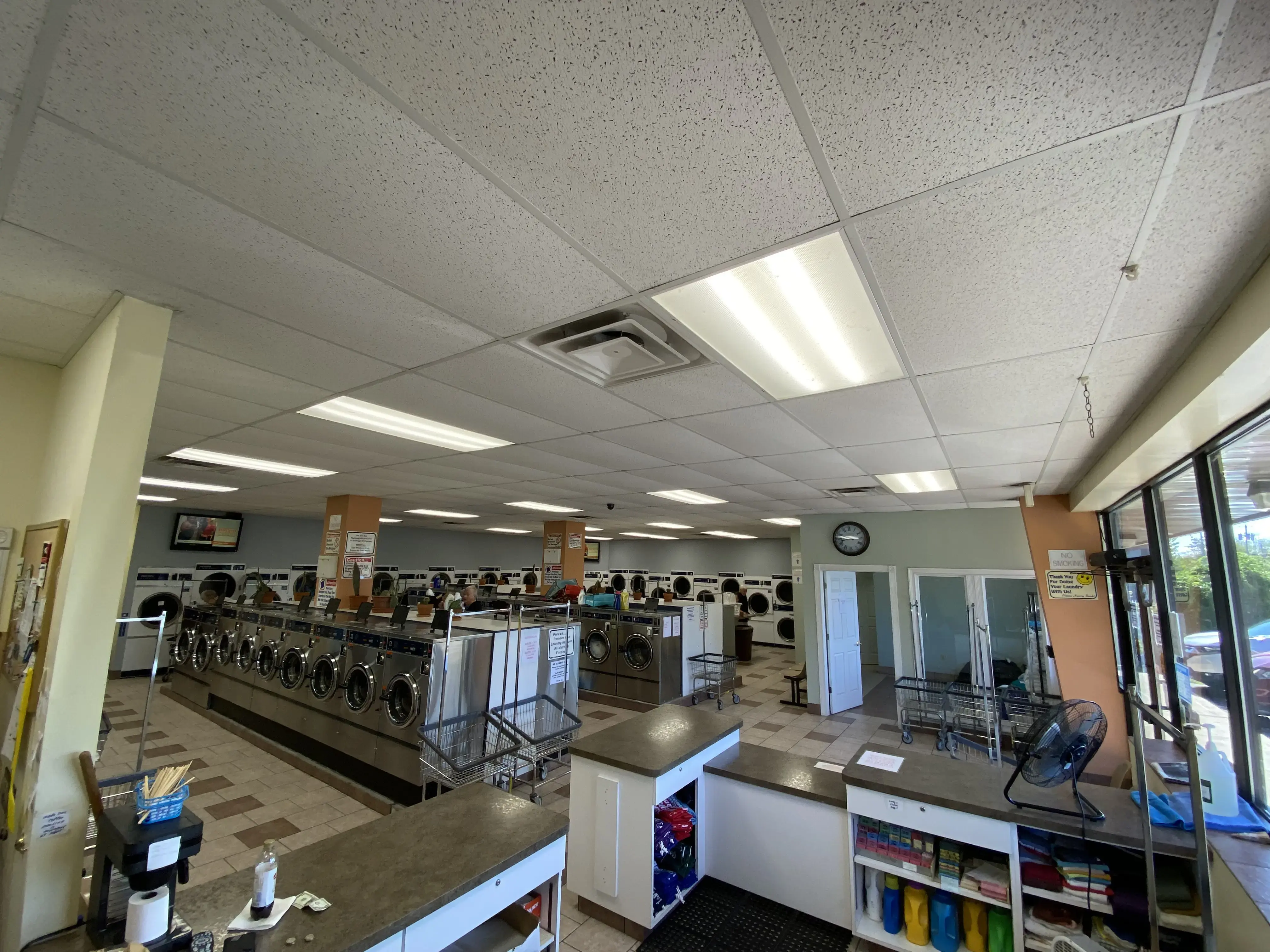 Dix Avenue Laundromat thumbnail 4