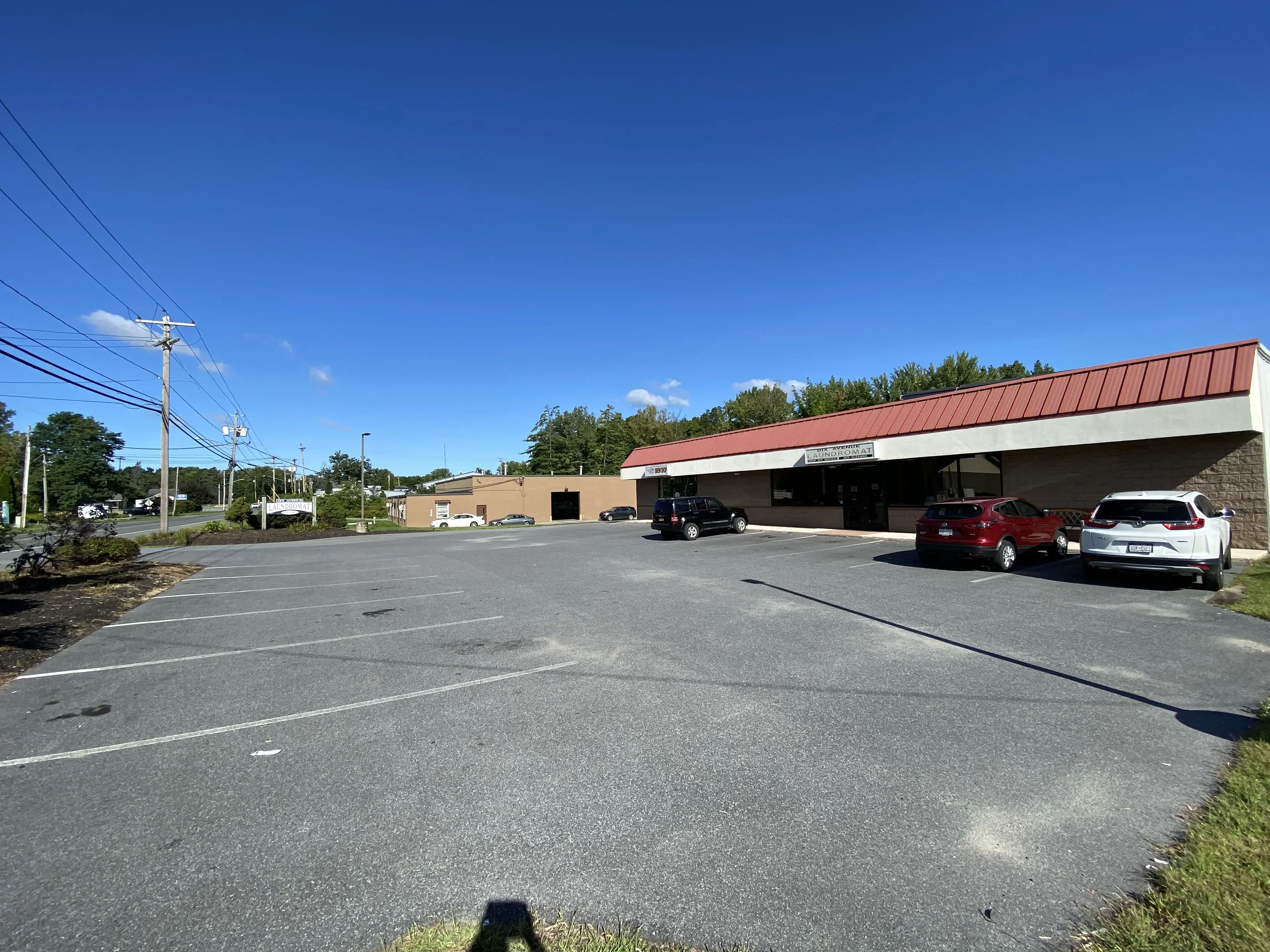 Dix Avenue Laundromat thumbnail 9