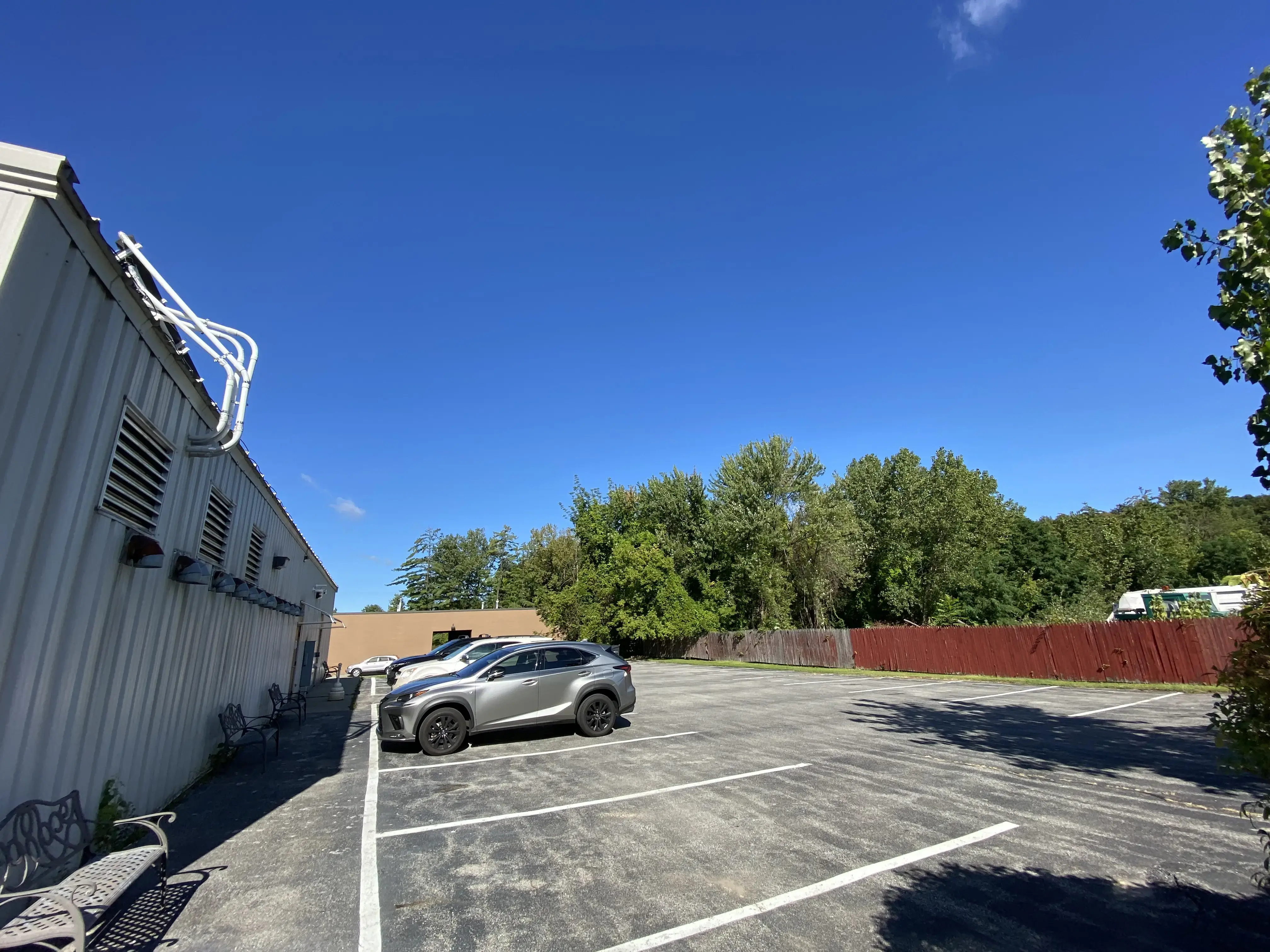 Dix Avenue Laundromat - Image 3