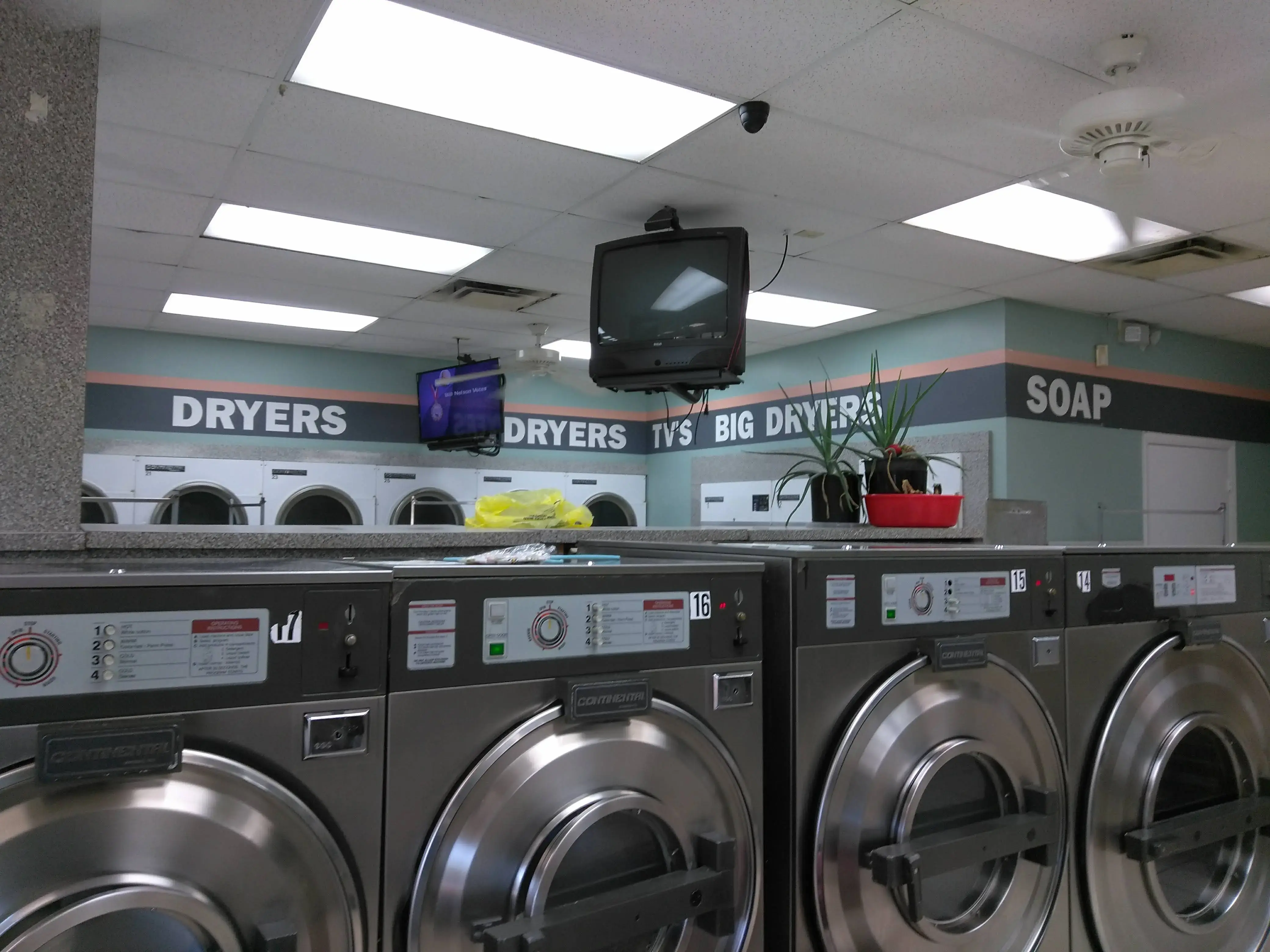 Dixie Point Coin Laundry thumbnail 13