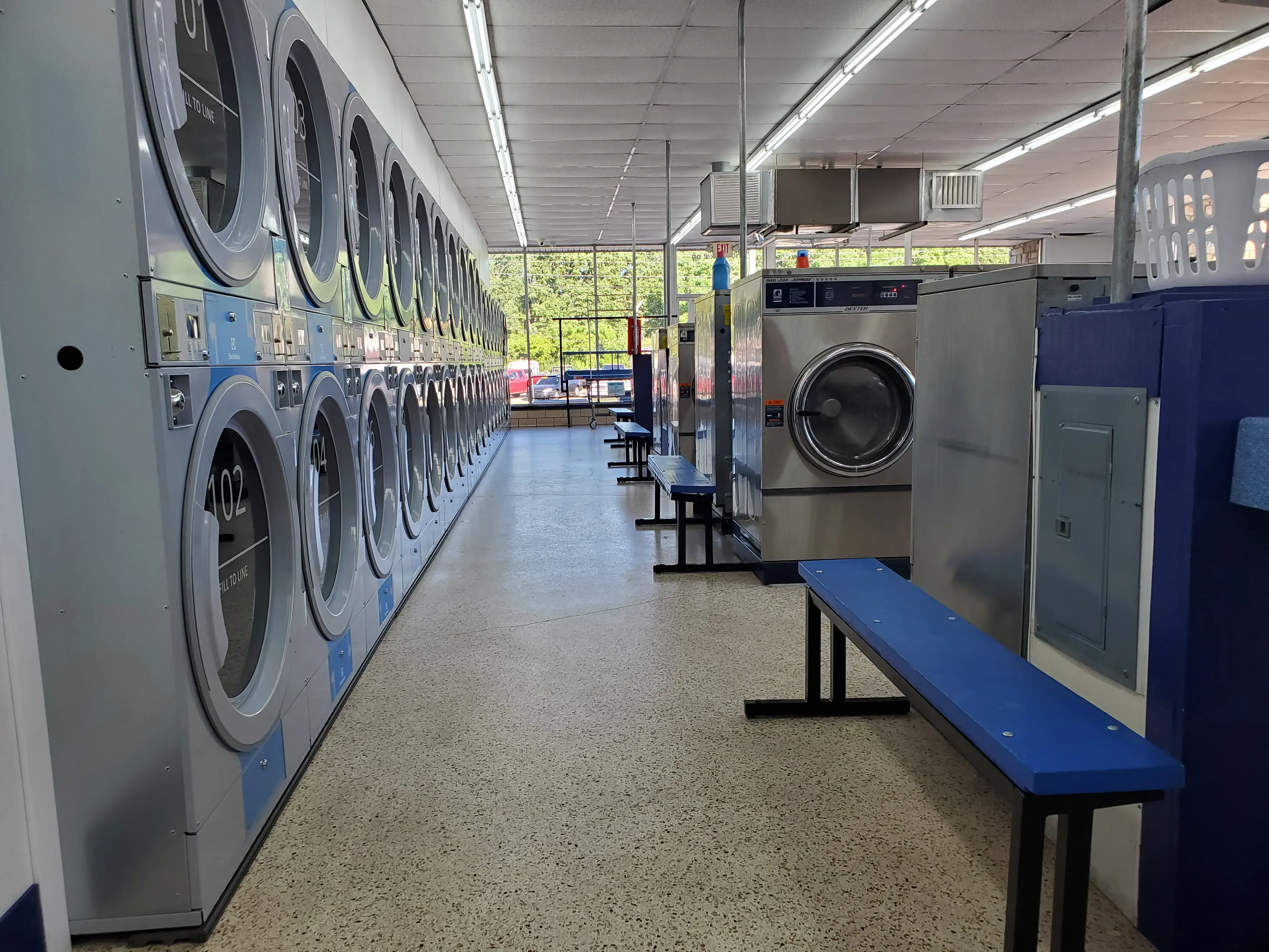 Dixie Quick Wash Laundromat thumbnail 1