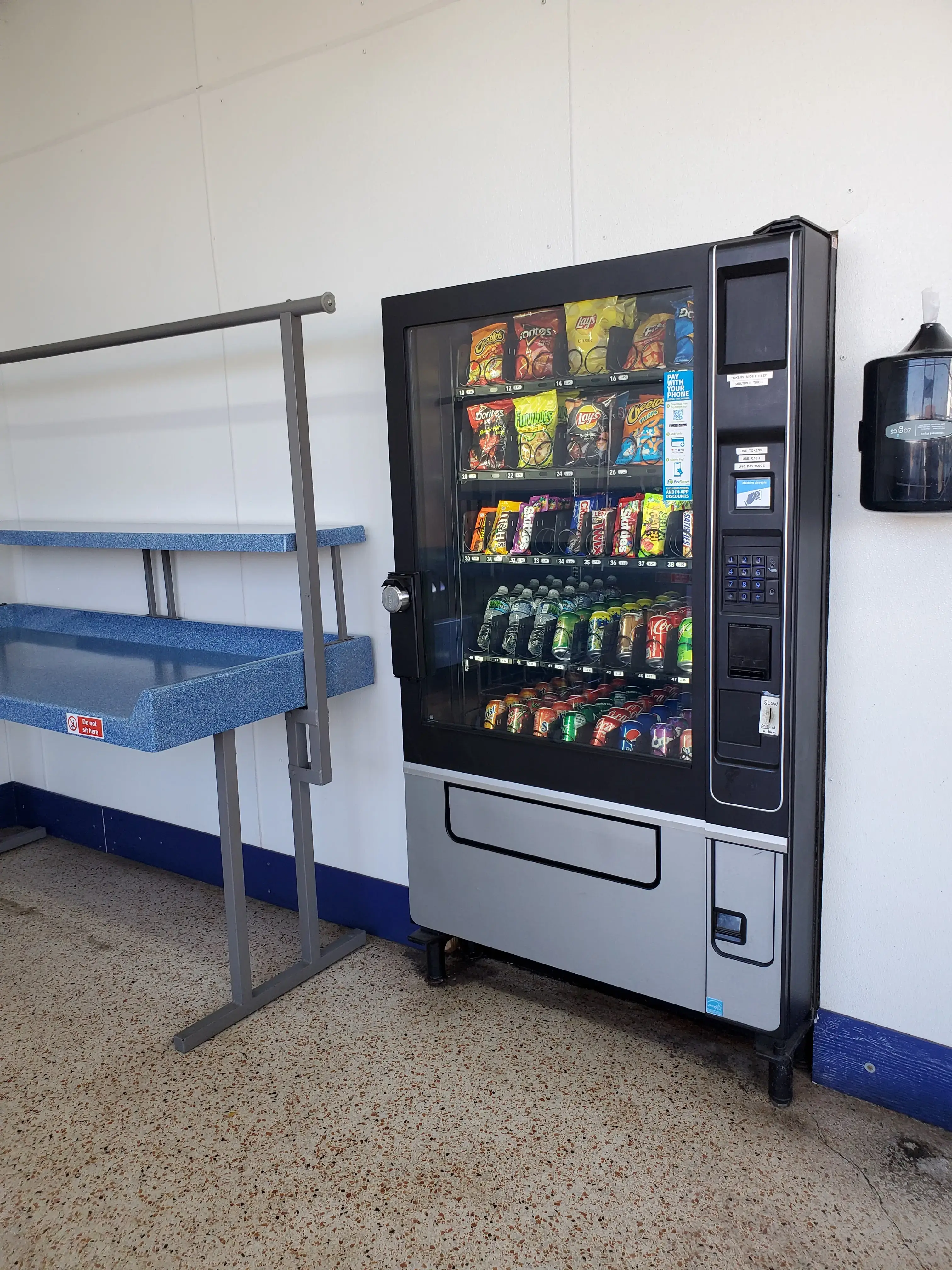 Dixie Quick Wash Laundromat thumbnail 11