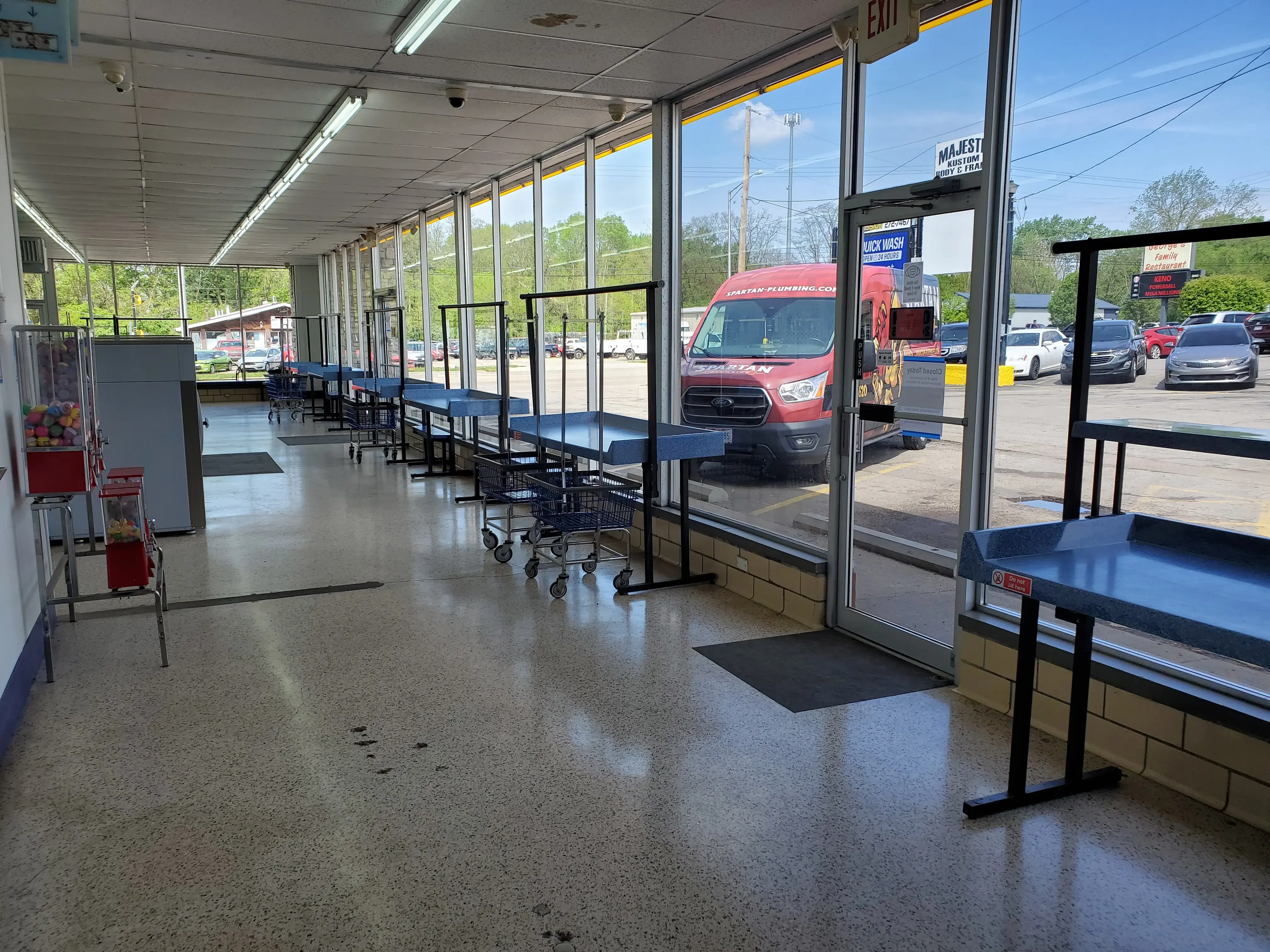 Dixie Quick Wash Laundromat thumbnail 4