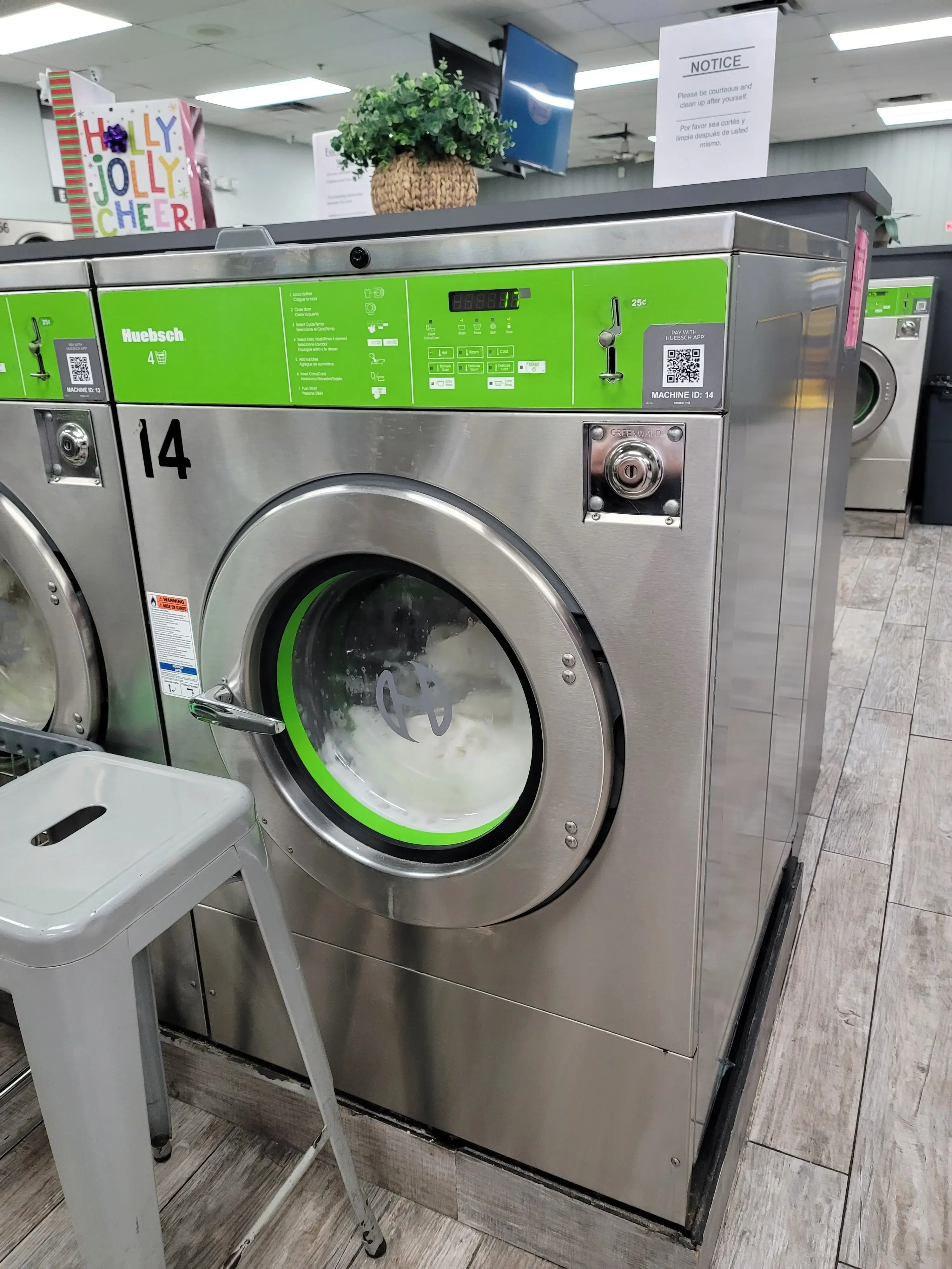 DJ's Laundromart thumbnail 3