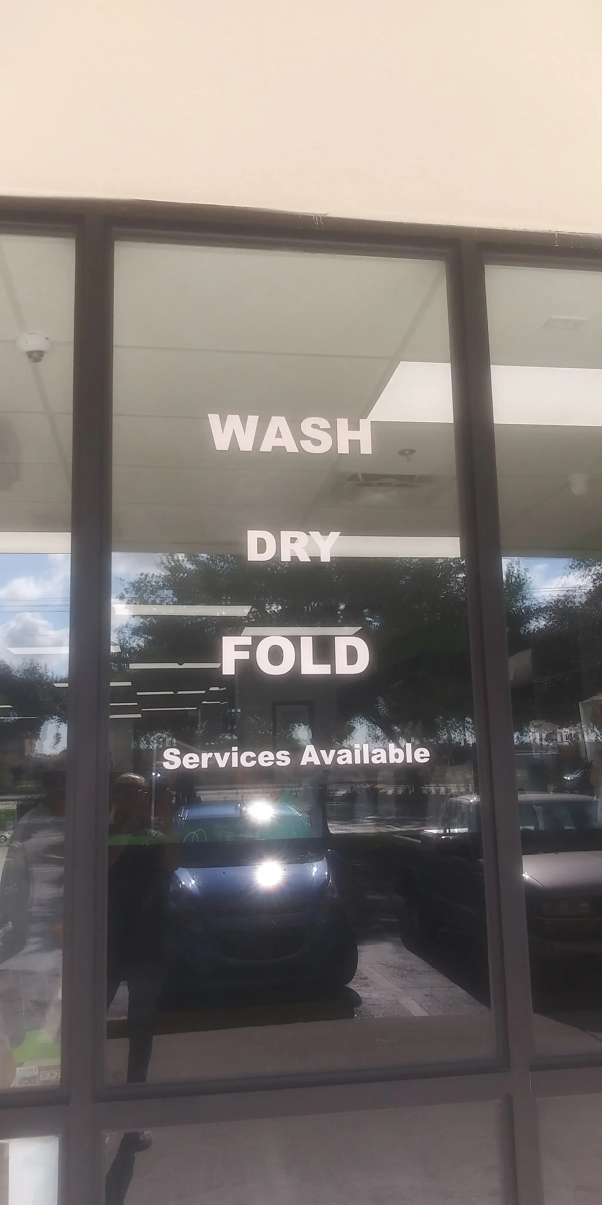 DJ's Laundromart - Image 8