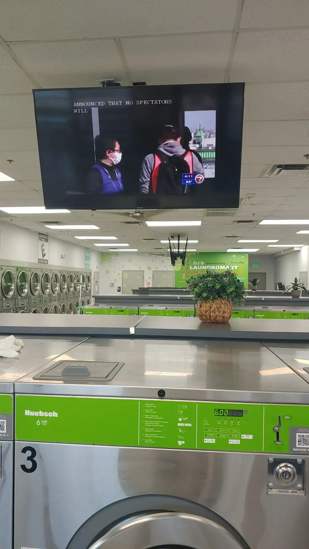 DJ's Laundromart - Image 9