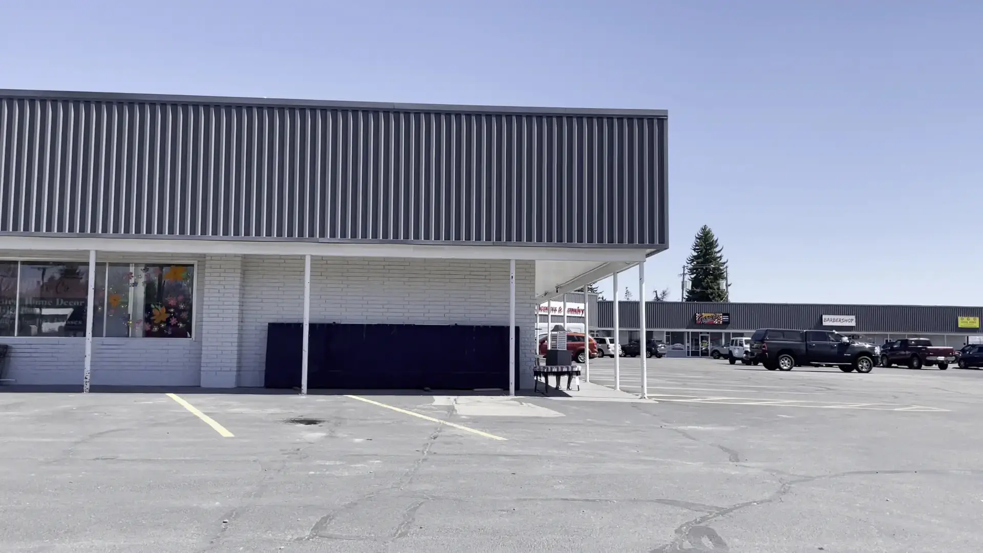 D&L Cleaners & Shirt Laundry - Image 2
