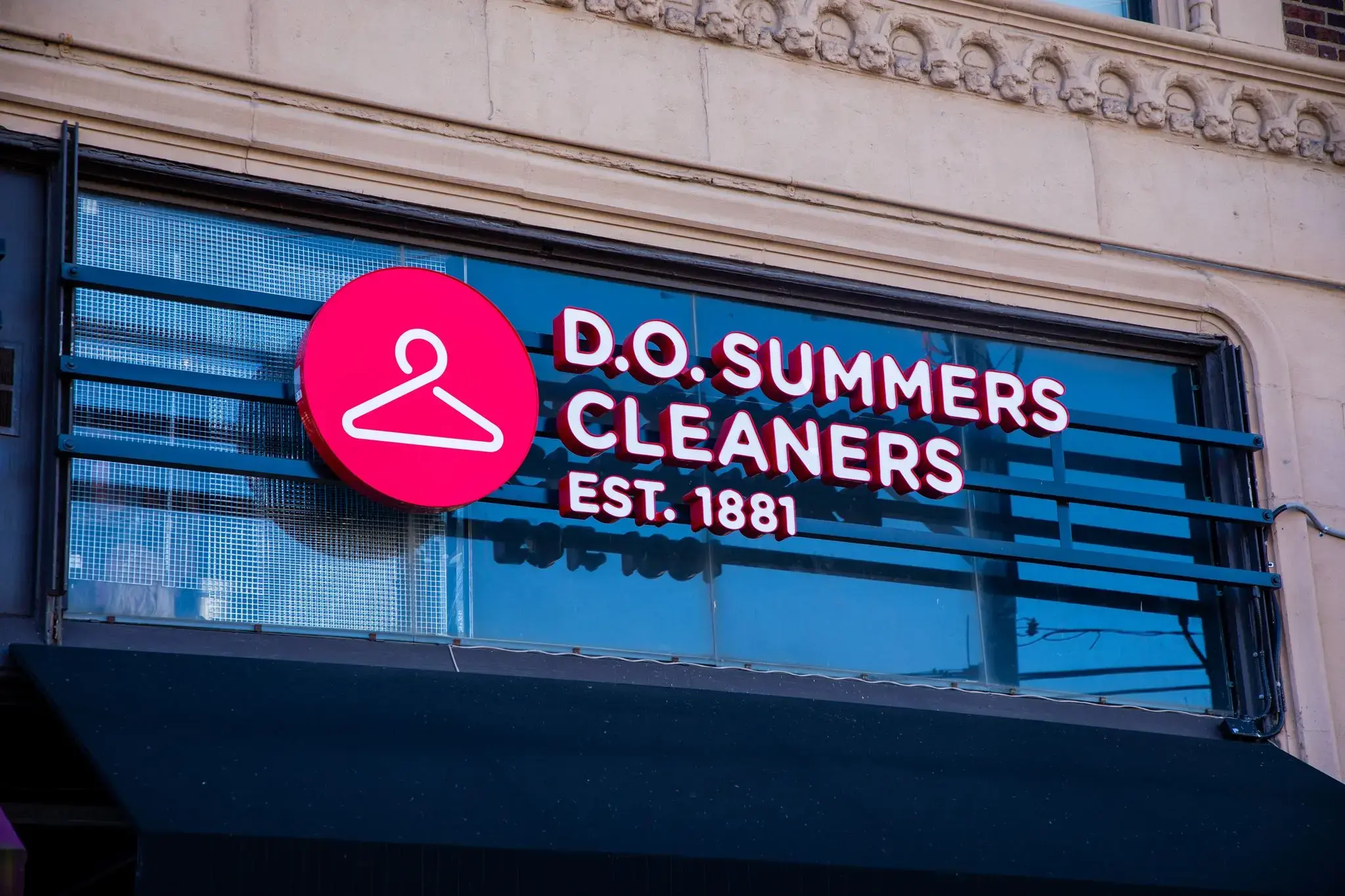 D.O. Summers Cleaners & Laundry - Cedar Hill thumbnail 4