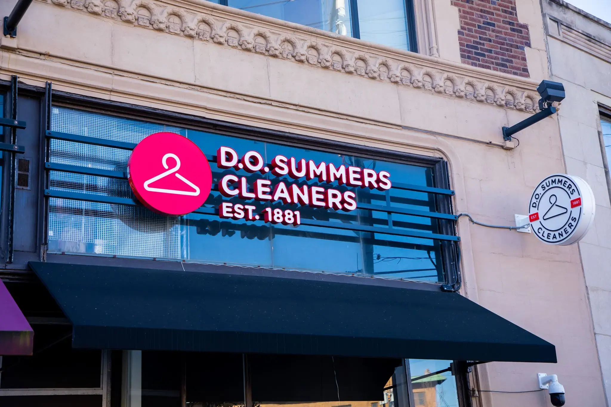 D.O. Summers Cleaners & Laundry - Cedar Hill - Image 6
