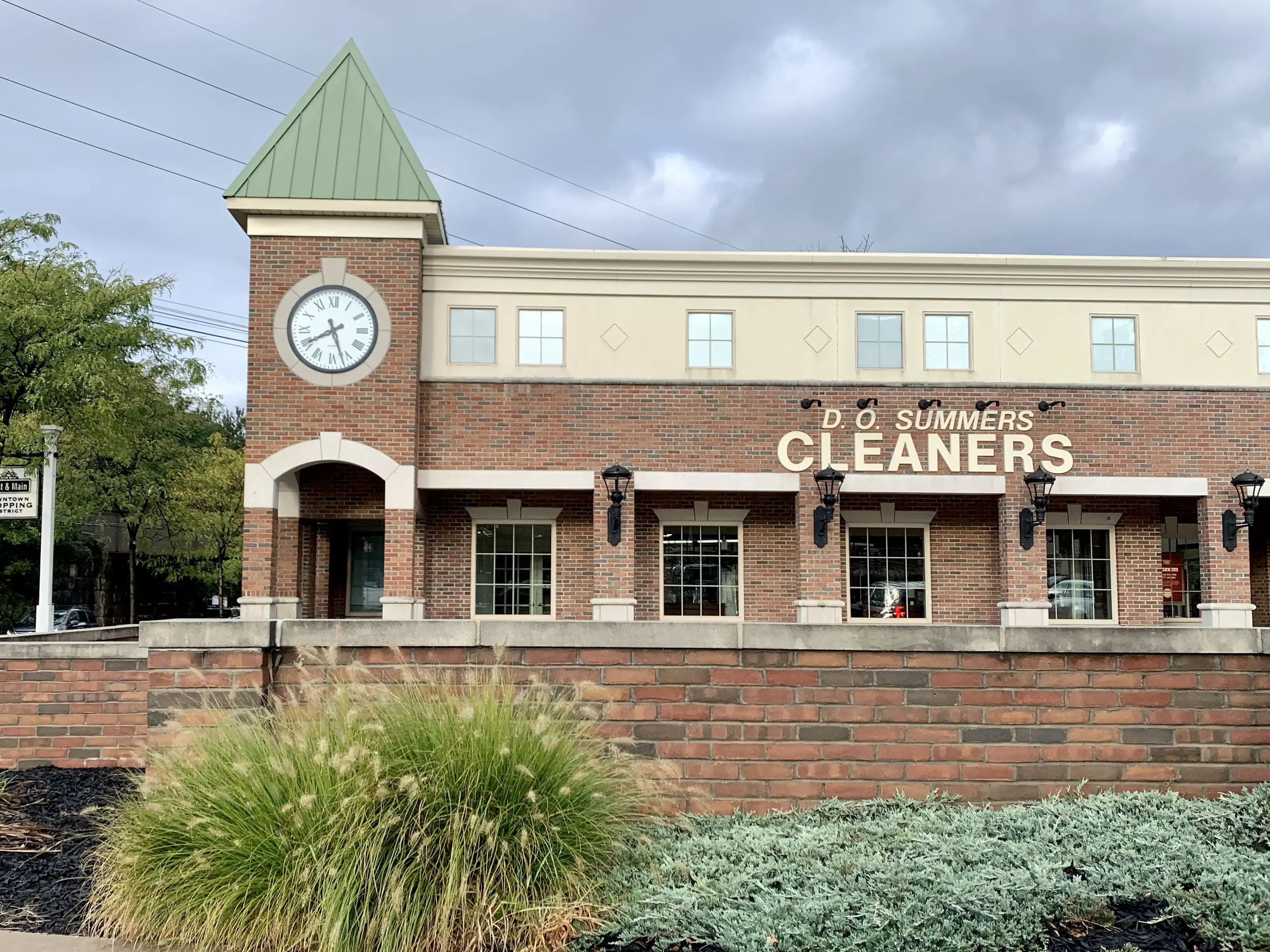 D.O. Summers Cleaners & Laundry - Hudson thumbnail 2