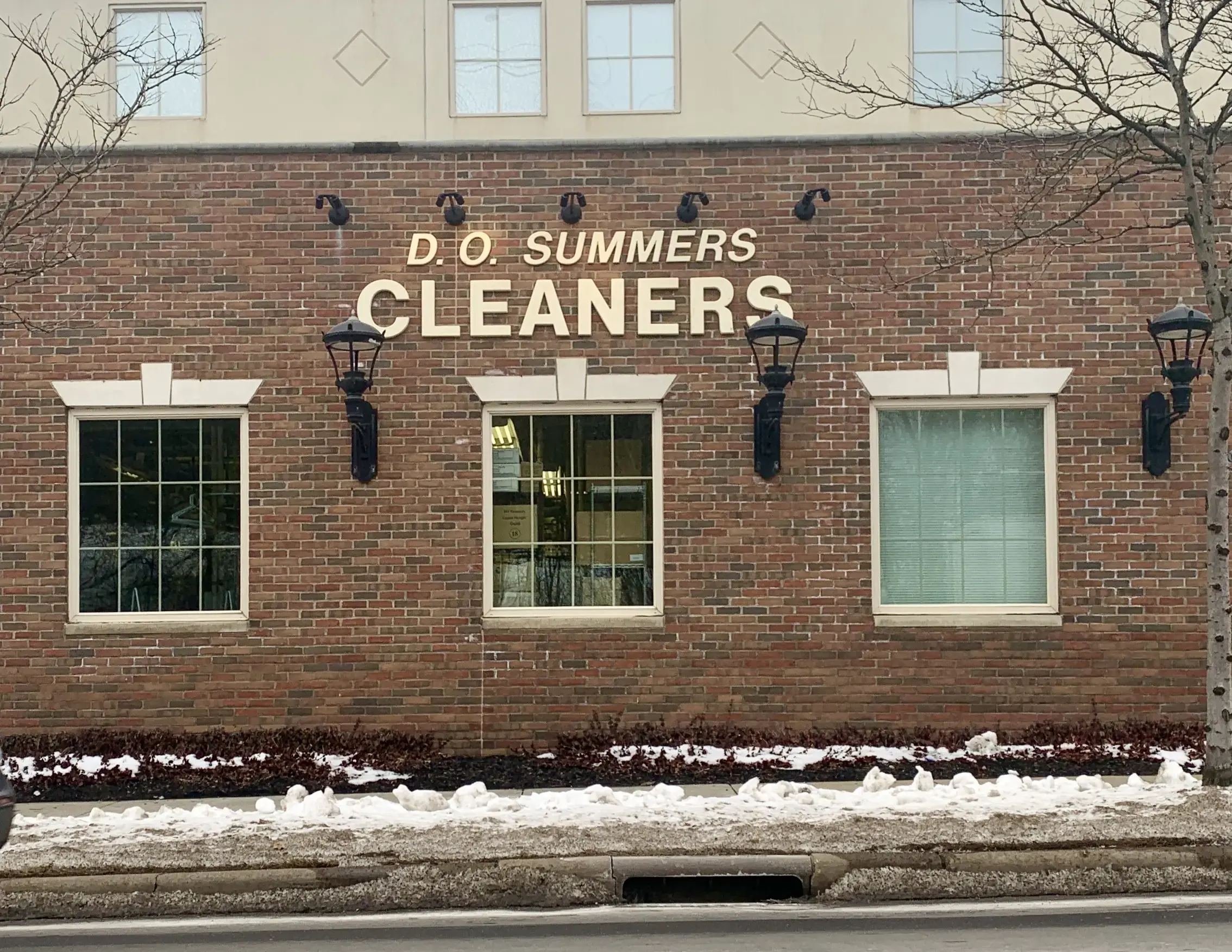 D.O. Summers Cleaners & Laundry - Hudson thumbnail 9