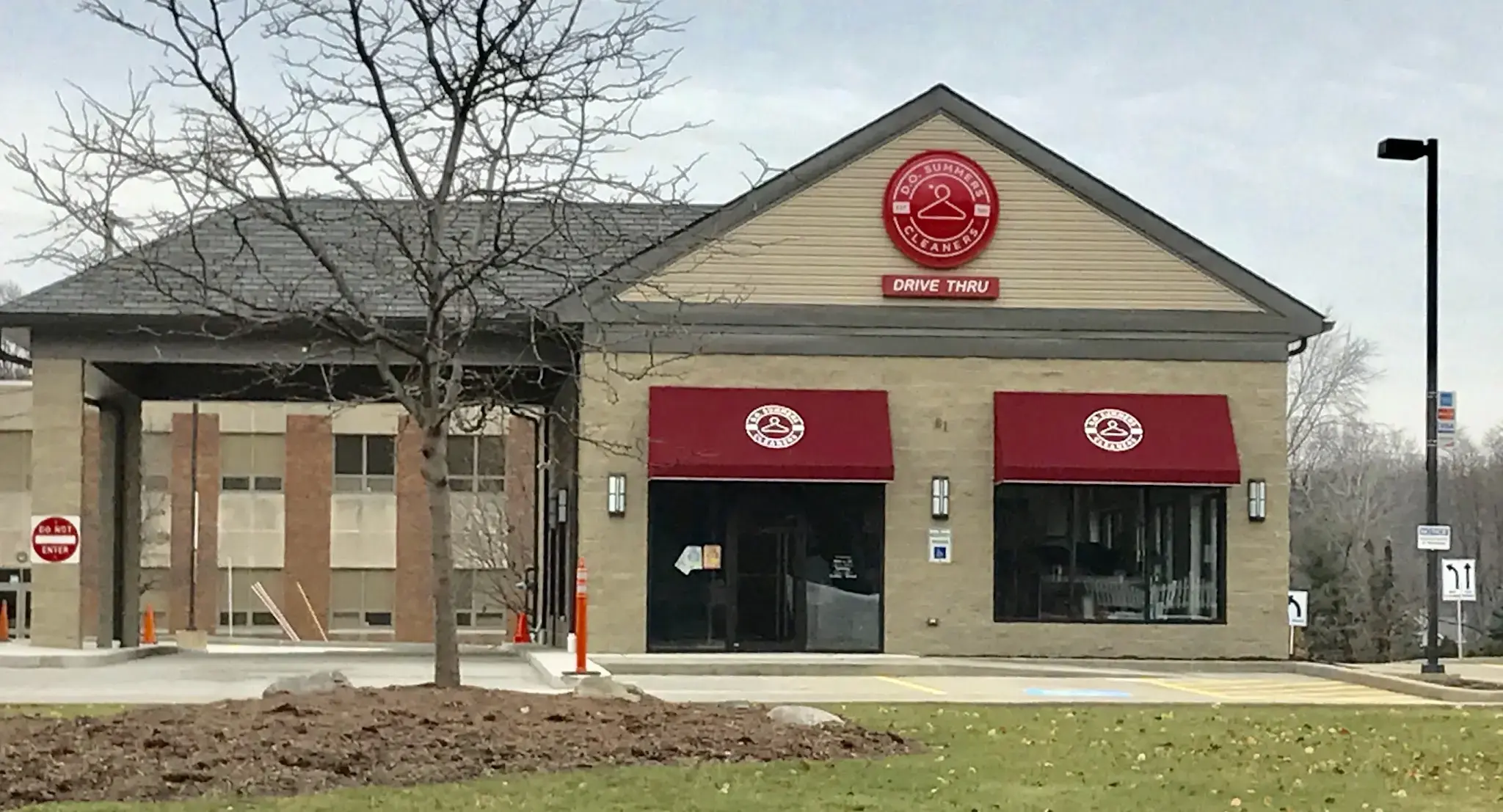 D.O. Summers Cleaners & Laundry - Northfield thumbnail 13