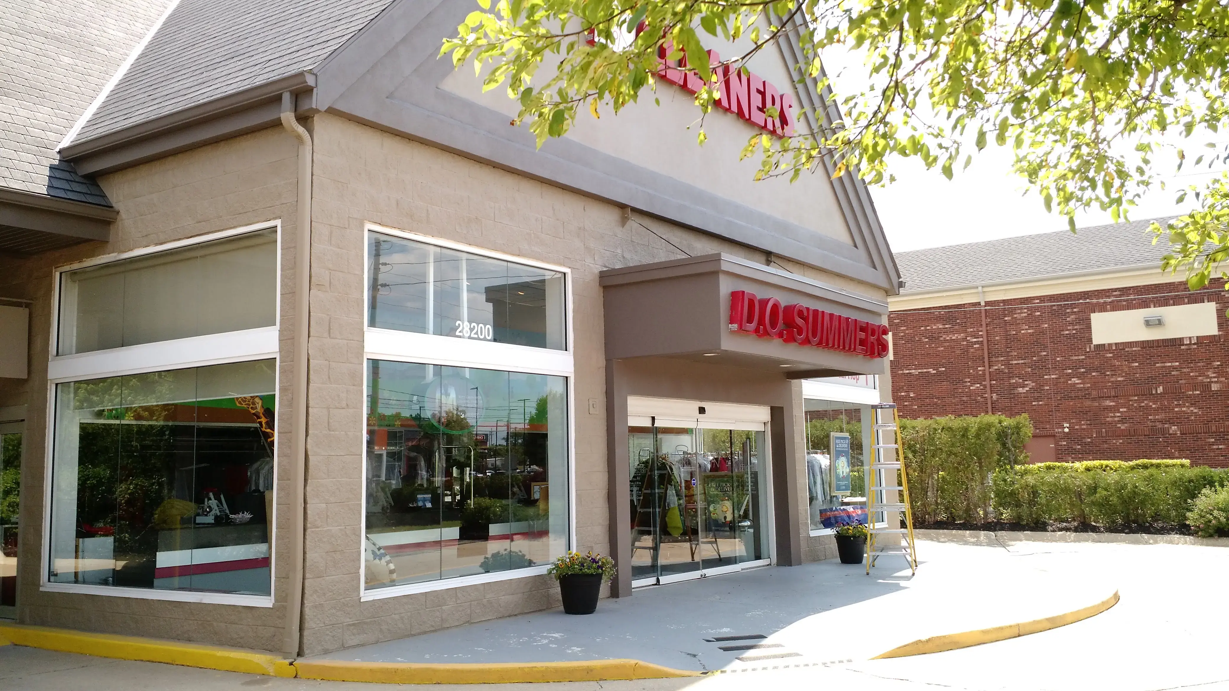 D.O. Summers Cleaners & Laundry - Woodmere - Image 14