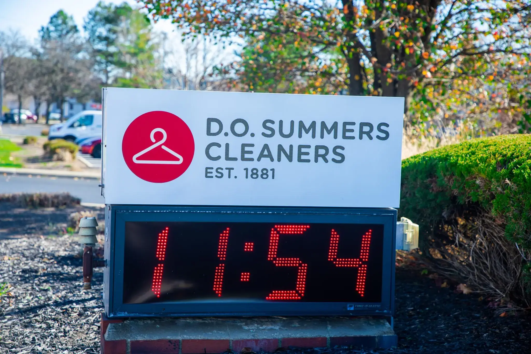 D.O. Summers Cleaners & Laundry - Woodmere - Image 6