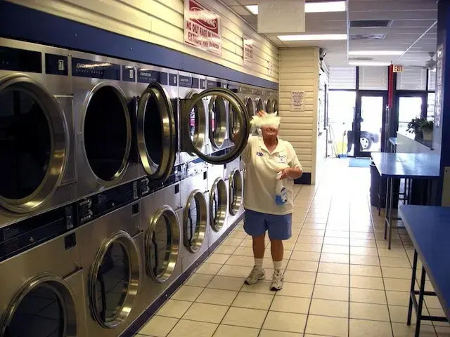 Doc's Coin Laundry - Image 2