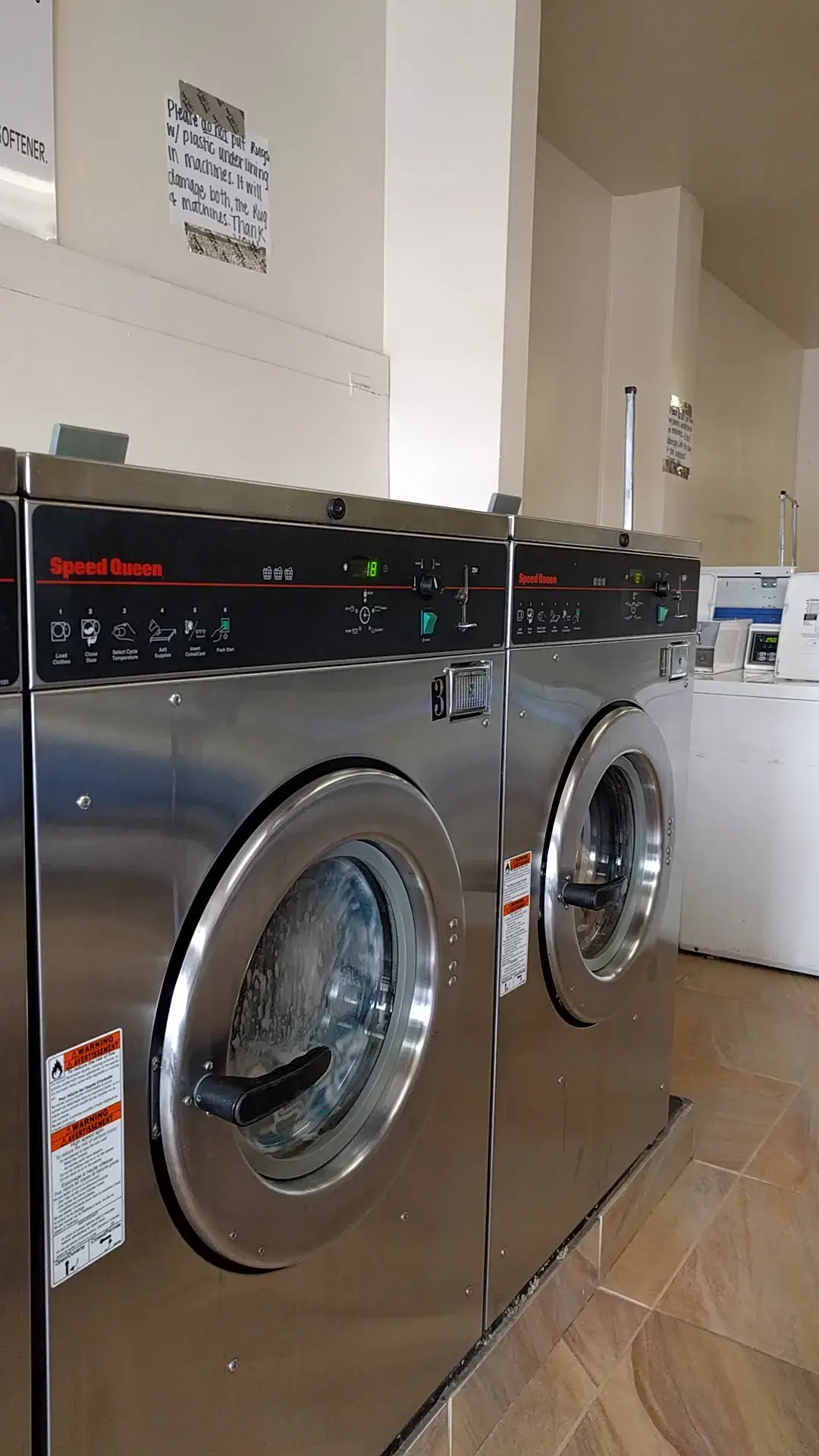 Dolly's Coin Laundry - Image 14