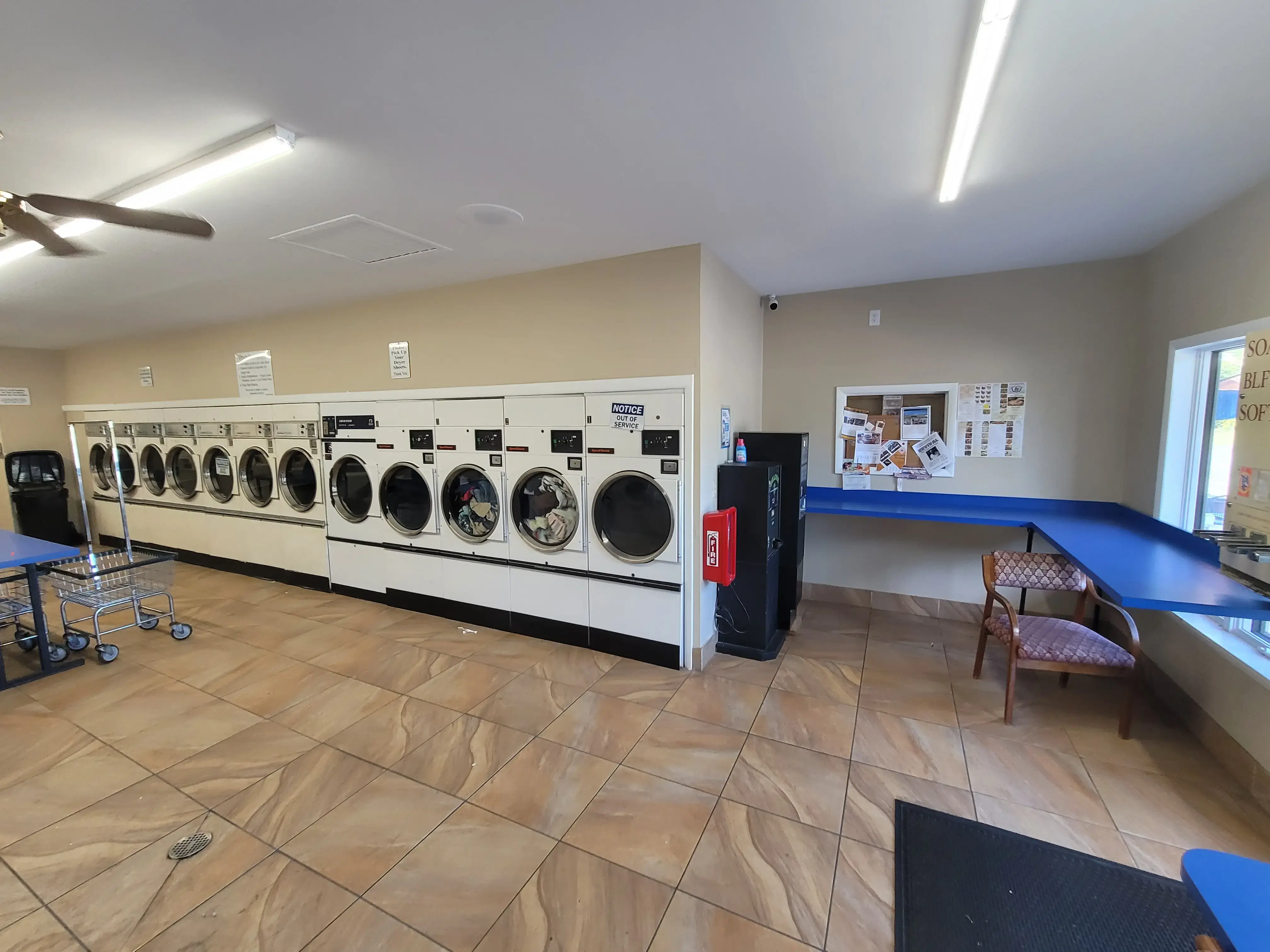 Dolly's Coin Laundry - Image 19
