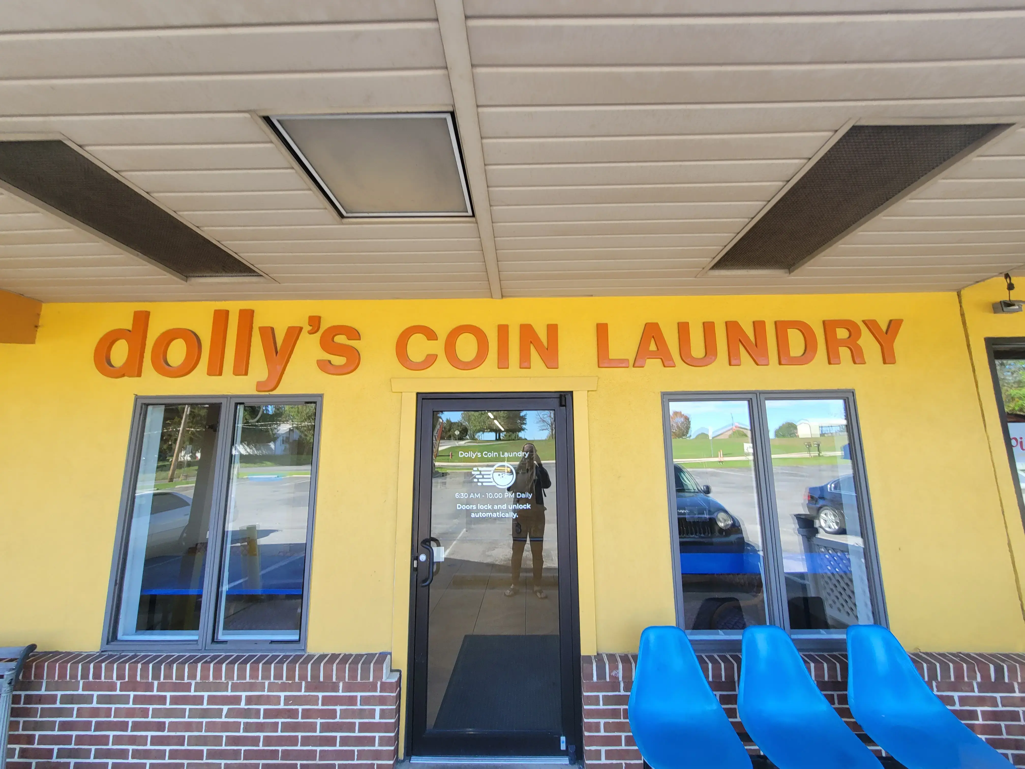 Dolly's Coin Laundry thumbnail 4