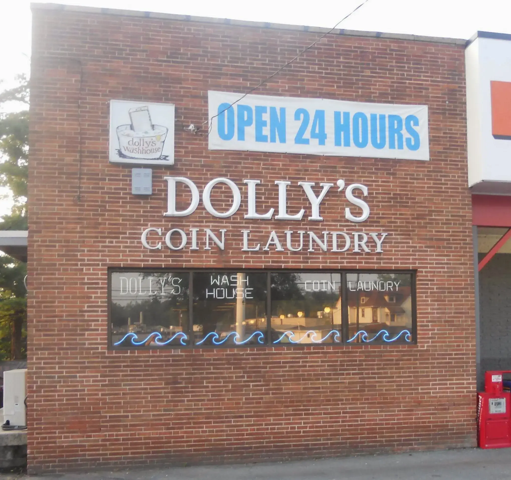 Dolly's Laundromat - Image 16