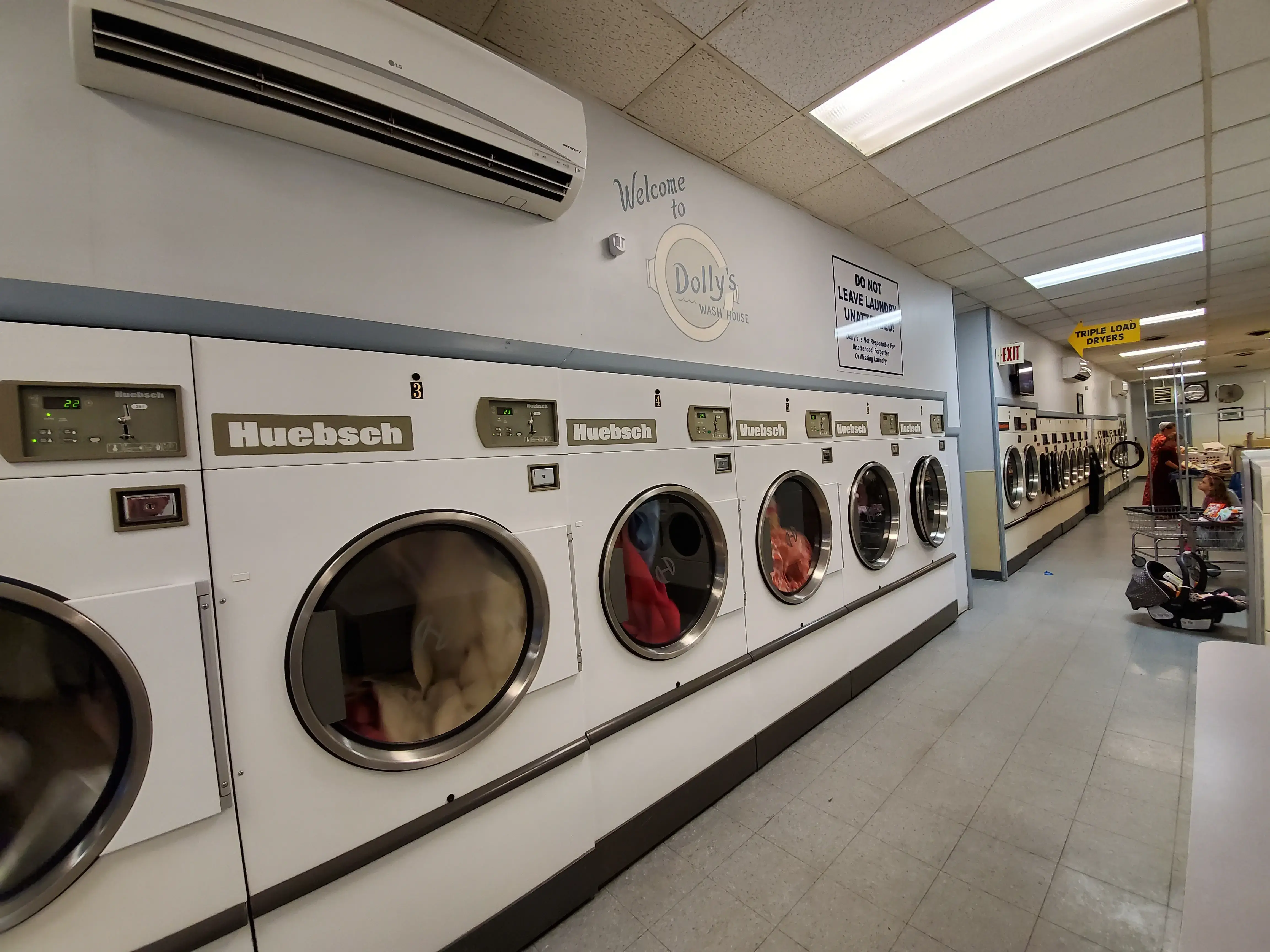 Dolly's Laundromat thumbnail 20