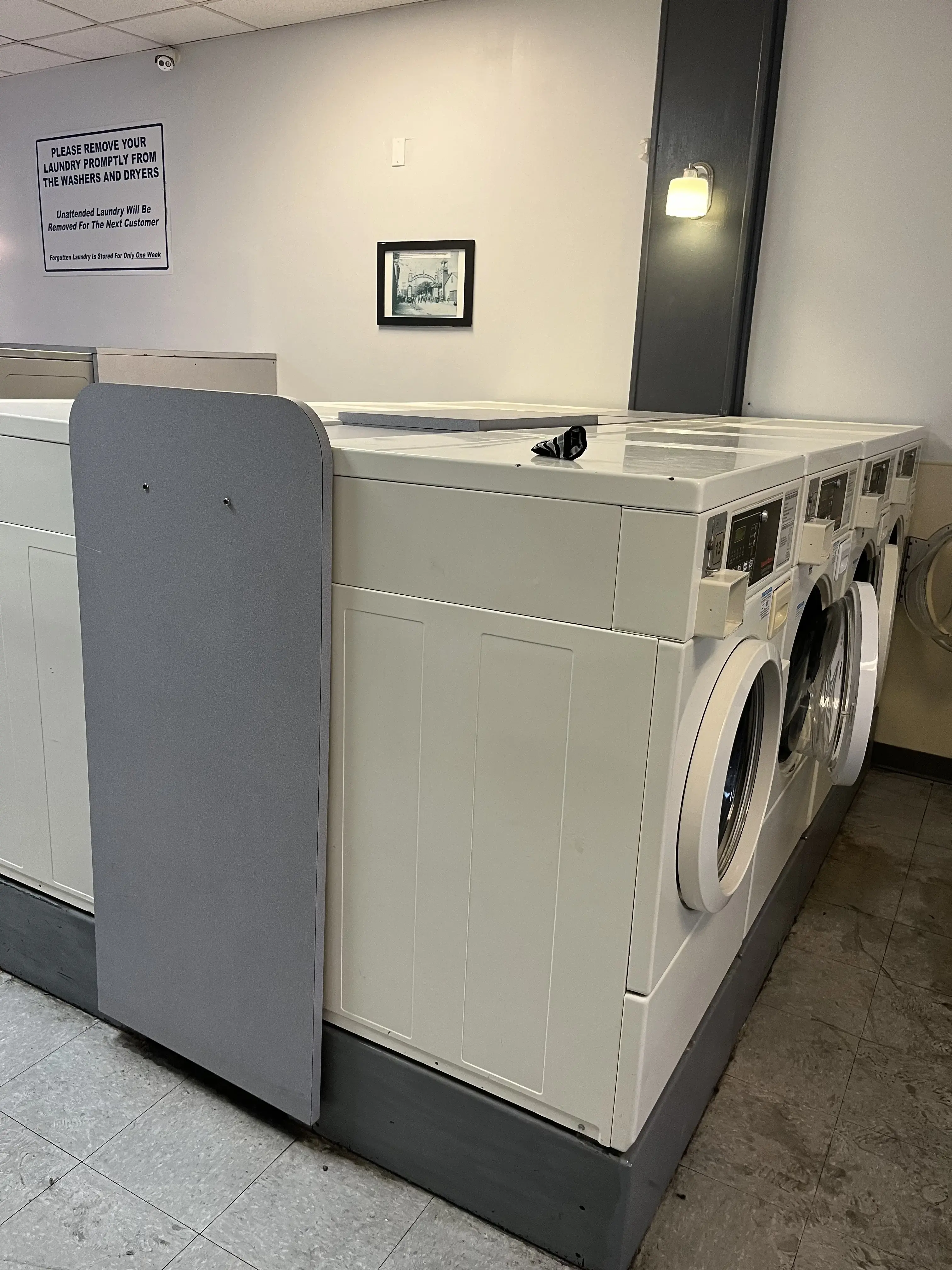 Dolly's Laundromat thumbnail 7