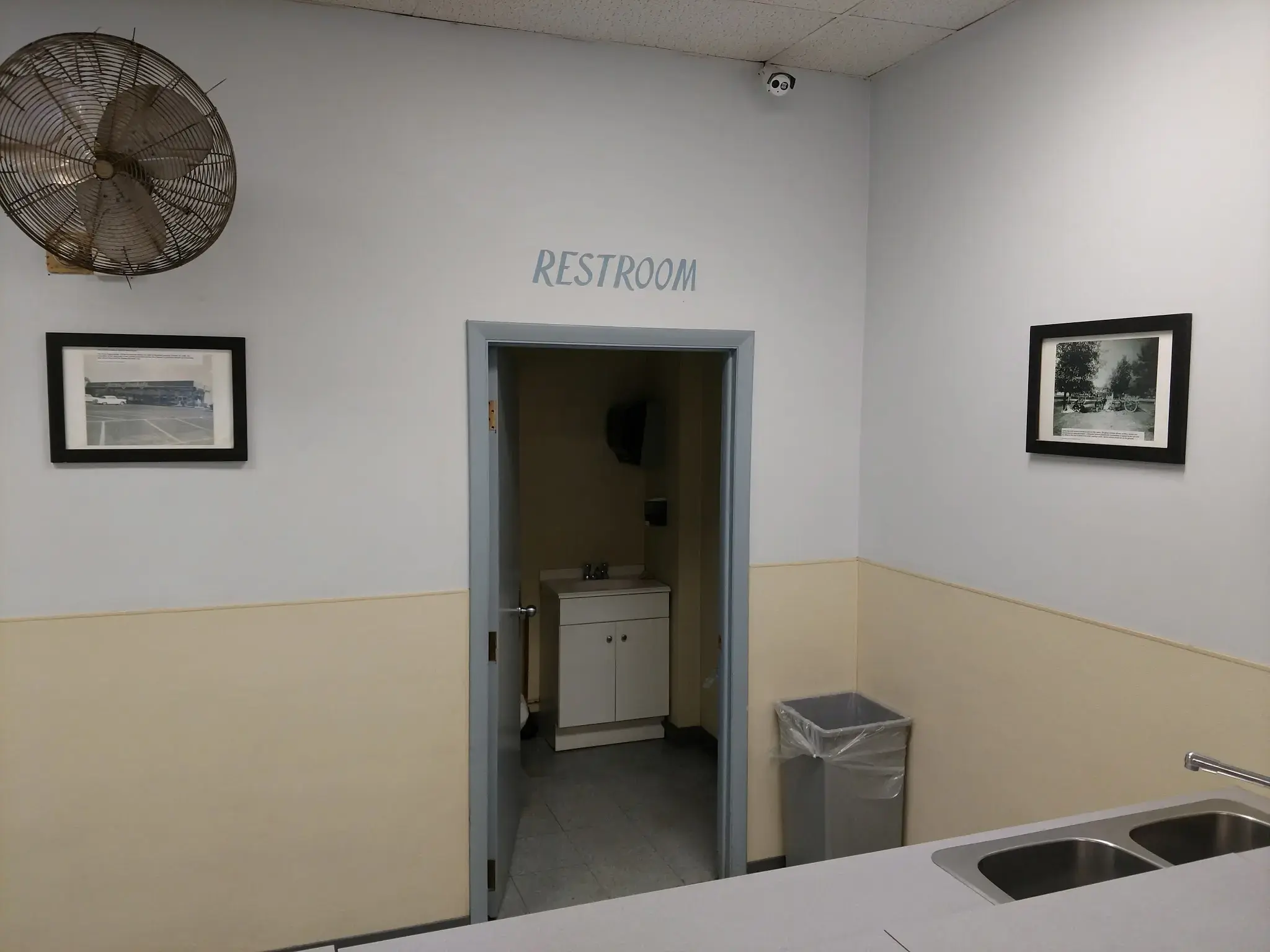 Dolly's Laundromat - Image 8