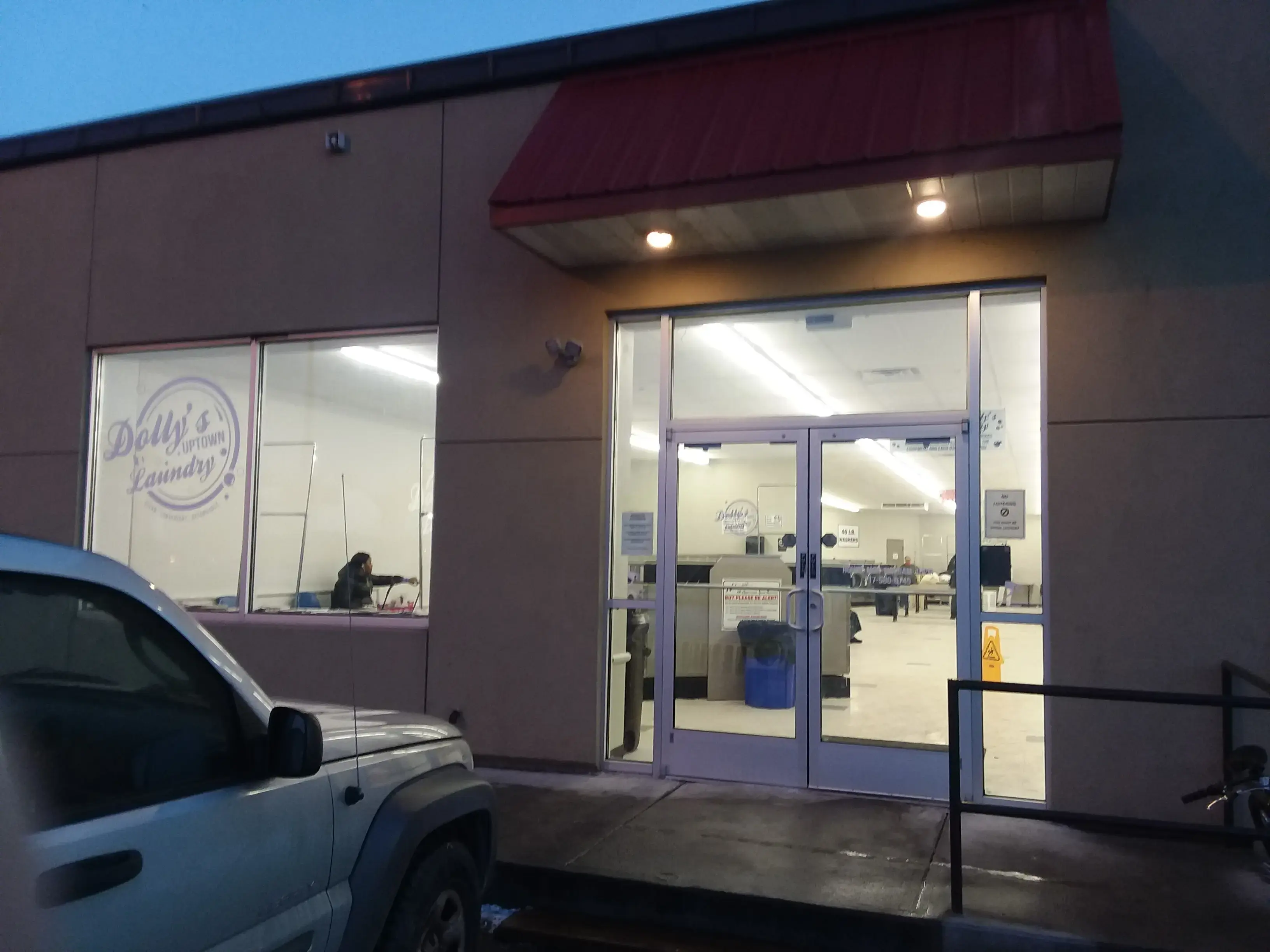 Dolly's Uptown Laundry - Image 5