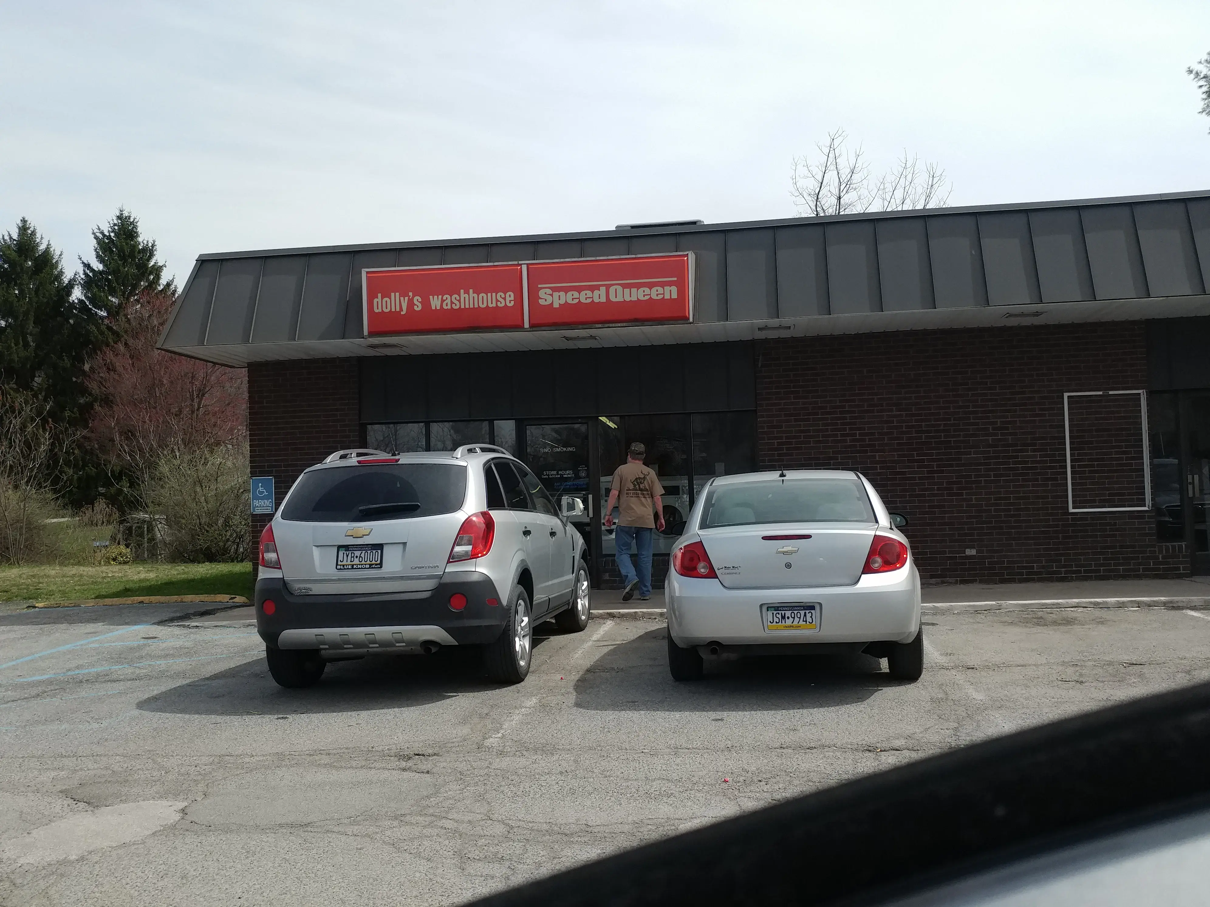 Dolly's Washhouses Philipsburg - Image 1