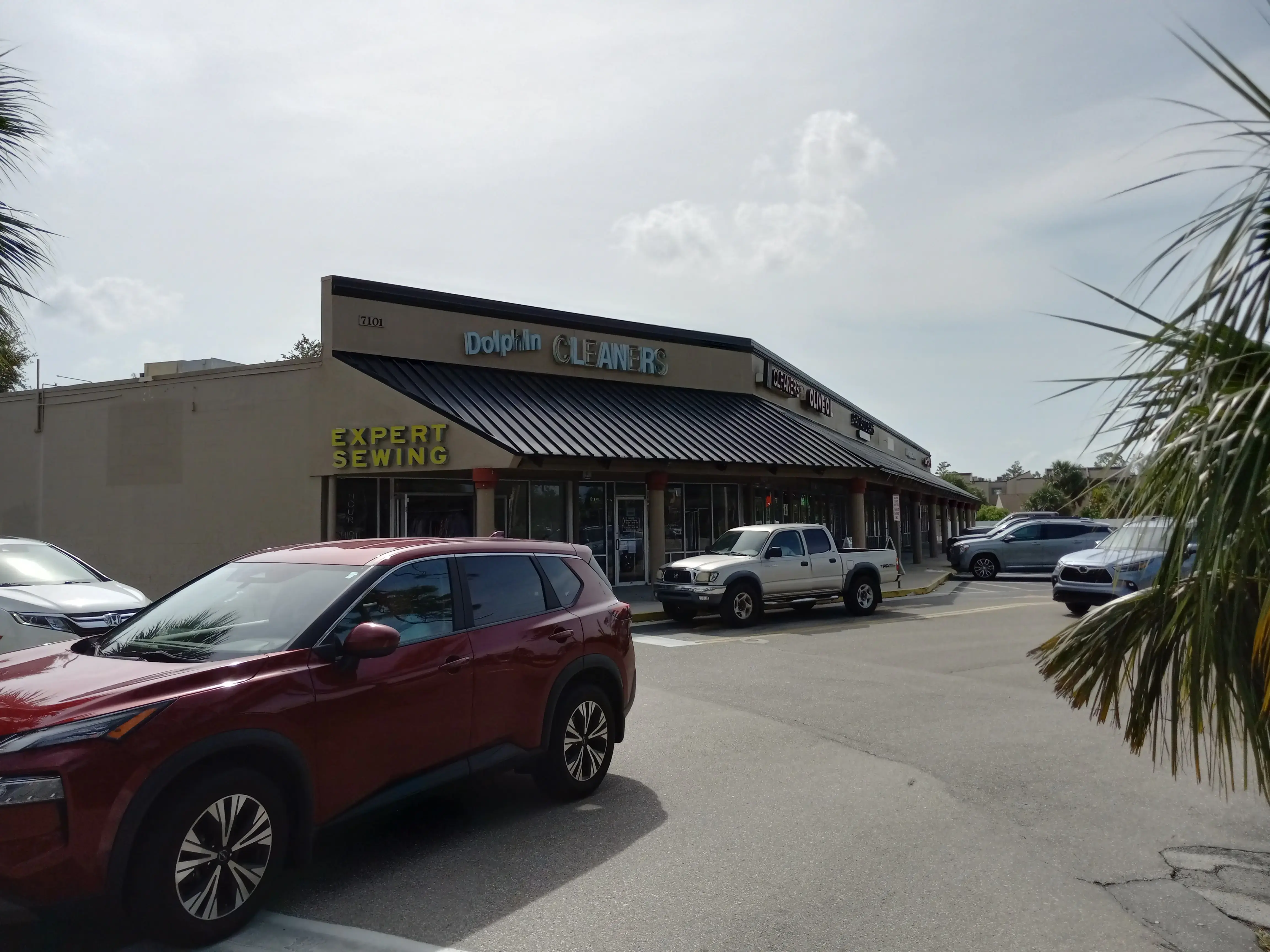 Dolphin Cleaners - Image 4