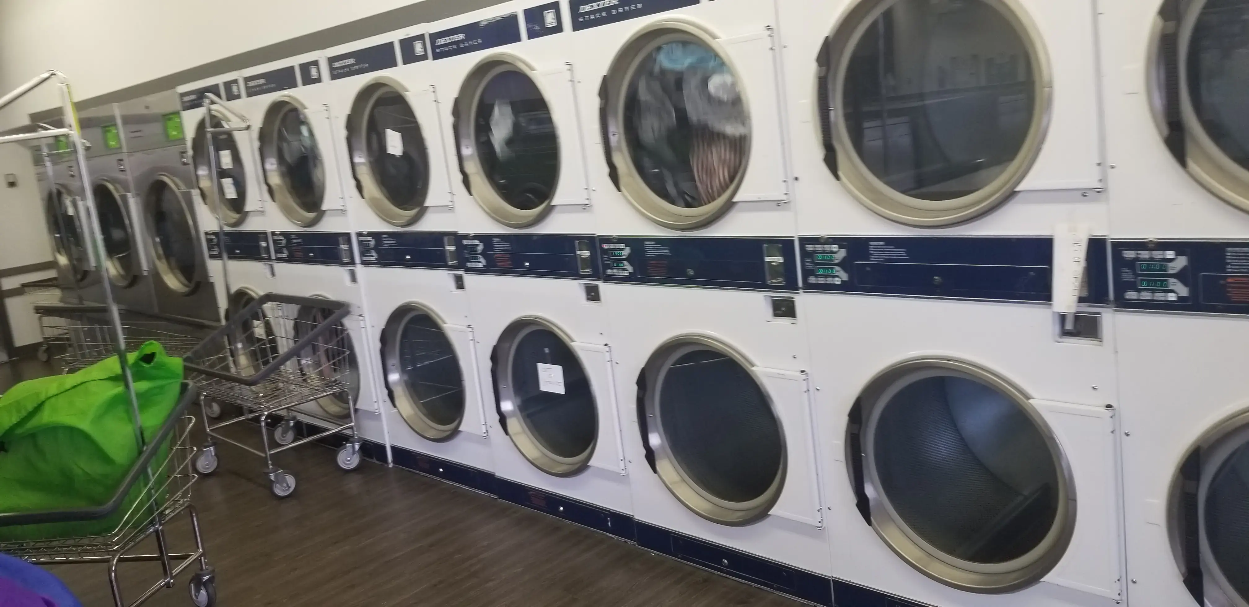 Dondees Laundry thumbnail 8