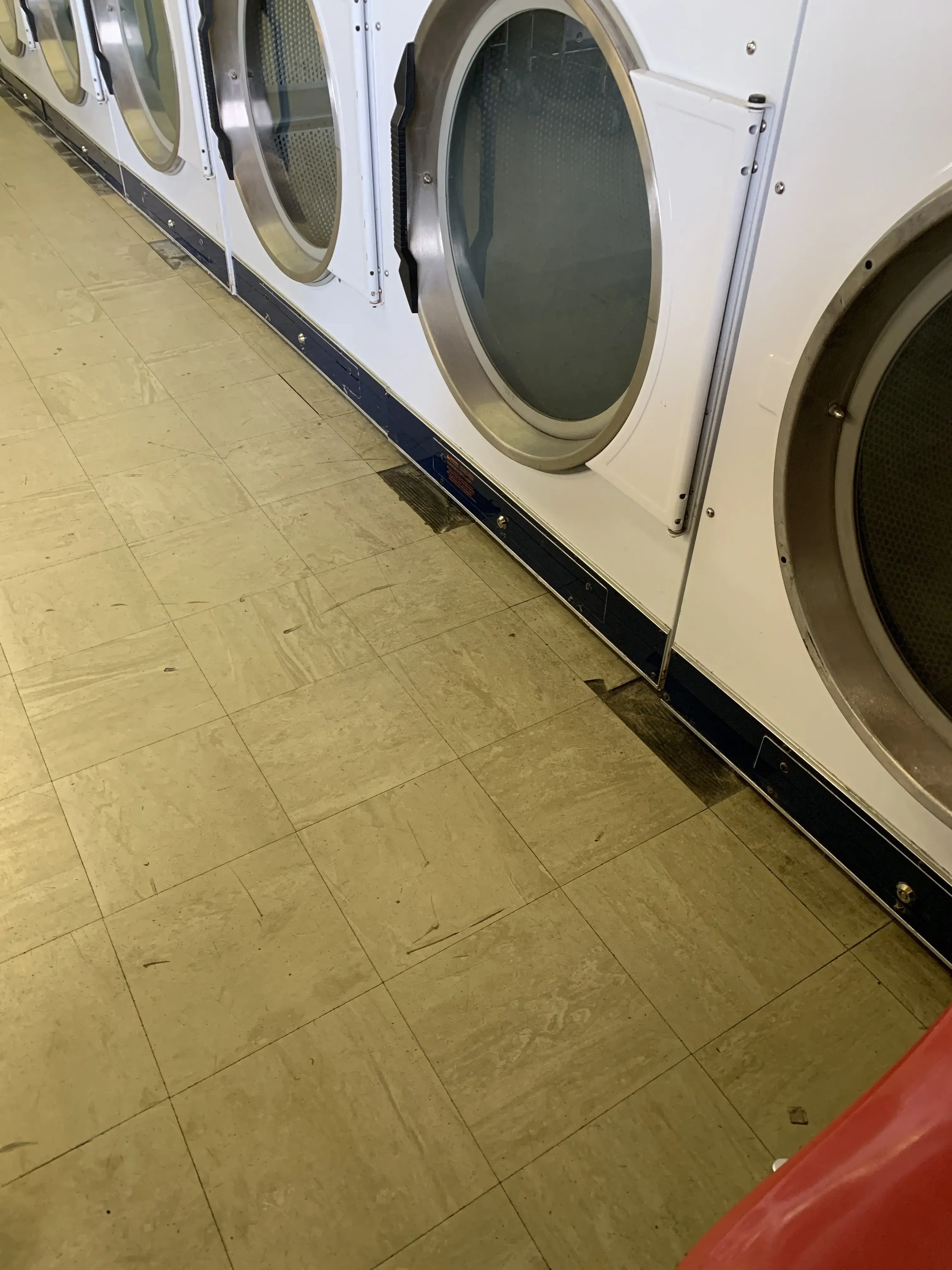 Dondees Laundry thumbnail 11